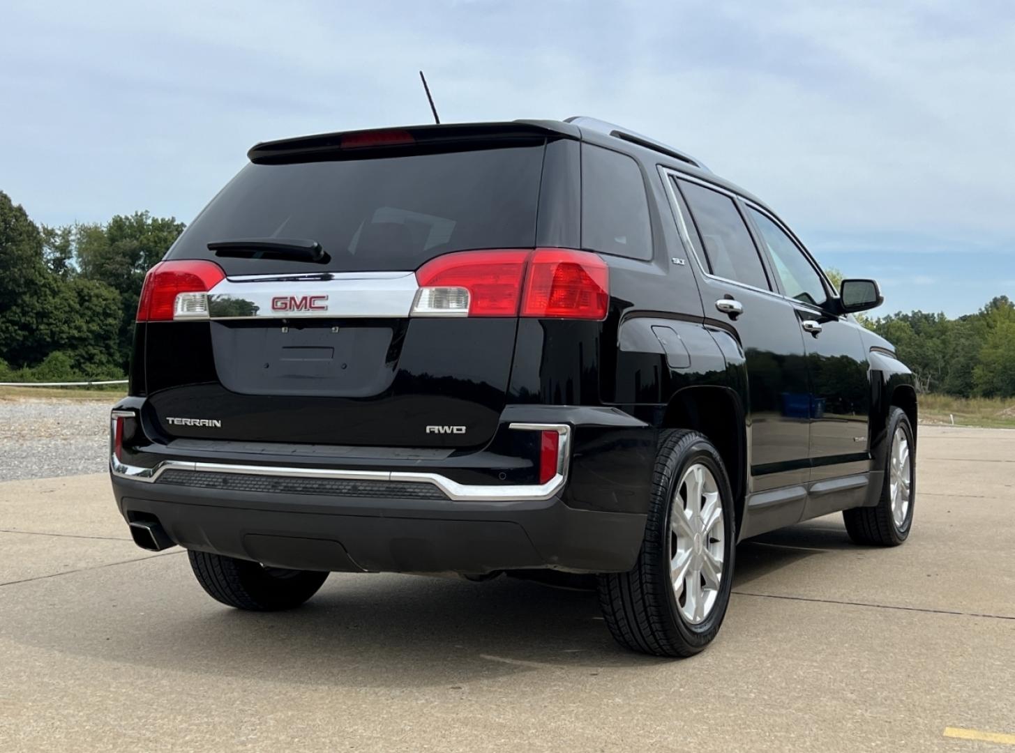 2017 BLACK /Black Leather GMC Terrain SLT AWD (2GKFLUEK1H6) with an 2.4L 4 Cyl. engine, Automatic transmission, located at 506 S. Kingshighway, Cape Girardeau, MO, 63703, (573) 235-5000, 37.294991, -89.553635 - 2017 GMC Terrain SLT 124xxx miles All Wheel Drive 2.4L 4 Cyl. Automatic Leather Navigation Power/Heated Seats Backup Camera Sunroof Bluetooth Remote Start Cruise Power Windows/Locks/Mirrors We have financing available and we accept trades! Fill out a credit application on our website o - Photo#11