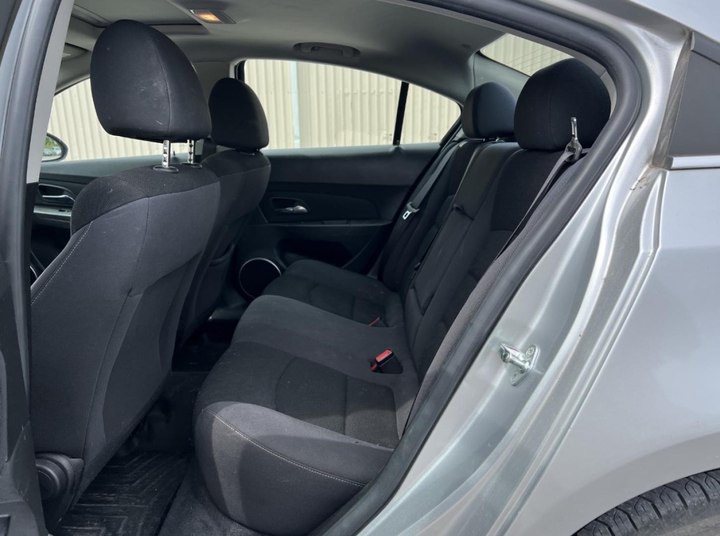 2016 SILVER /Black Cloth Chevrolet Cruze 2LT (1G1PE5SB4G7) with an 1.4L 4 Cyl. TURBO engine, Automatic transmission, located at 2990 Old Orchard Rd., Jackson, MO, 63755, 37.354214, -89.612106 - We have financing available and we accept trades! Fill out a credit application on our website or come by today! If you have any questions, give us a call at (573) 204-7777 or visit our website at firstautocredit.com. - Photo#5