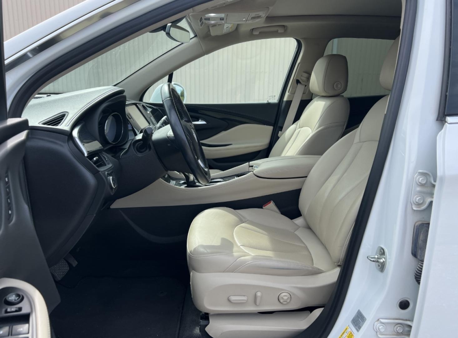 2017 WHITE /Tan Leather Buick Envision Essense (LRBFXBSA3HD) with an 2.5L 4 Cyl. engine, Automatic transmission, located at 2990 Old Orchard Rd., Jackson, MO, 63755, 37.354214, -89.612106 - We have financing available and we accept trades! Fill out a credit application on our website or come by today! If you have any questions, give us a call at (573) 204-7777 or visit our website at firstautocredit.com. - Photo#8