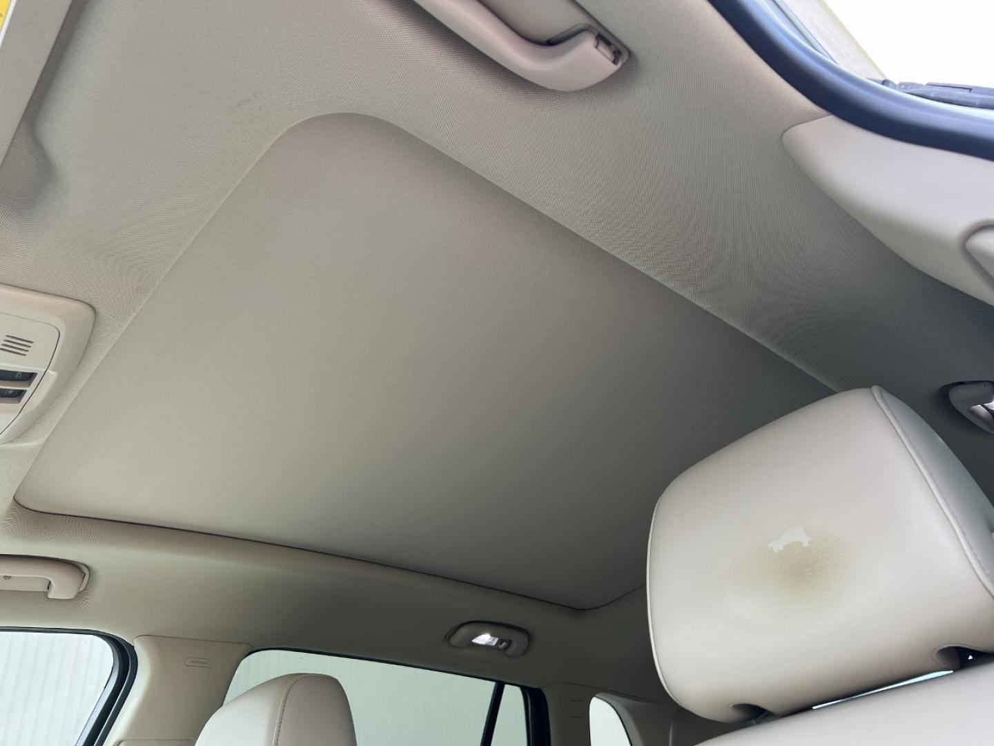 2017 WHITE /Tan Leather Buick Envision Essense (LRBFXBSA3HD) with an 2.5L 4 Cyl. engine, Automatic transmission, located at 2990 Old Orchard Rd., Jackson, MO, 63755, 37.354214, -89.612106 - We have financing available and we accept trades! Fill out a credit application on our website or come by today! If you have any questions, give us a call at (573) 204-7777 or visit our website at firstautocredit.com. - Photo#5