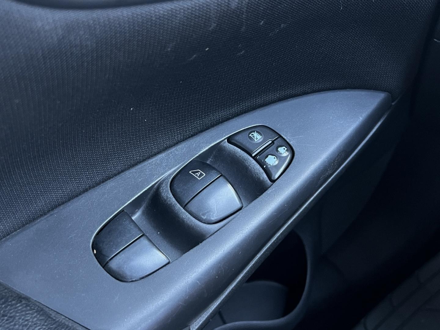 2016 SILVER /Black Cloth Nissan Sentra S (3N1AB7AP4GY) with an 1.8L 4 Cyl. engine, CVT transmission, located at 2990 Old Orchard Rd., Jackson, MO, 63755, 37.354214, -89.612106 - 2016 Nissan Sentra S 120xxx miles Front Wheel Drive 1.8L 4 Cyl. Automatic Cruise Power Windows/Locks/Mirrors We have financing available and we accept trades! Fill out a credit application on our website or come by today! If you have any questions, give us a call at (573) 204-7777 or visit o - Photo#22