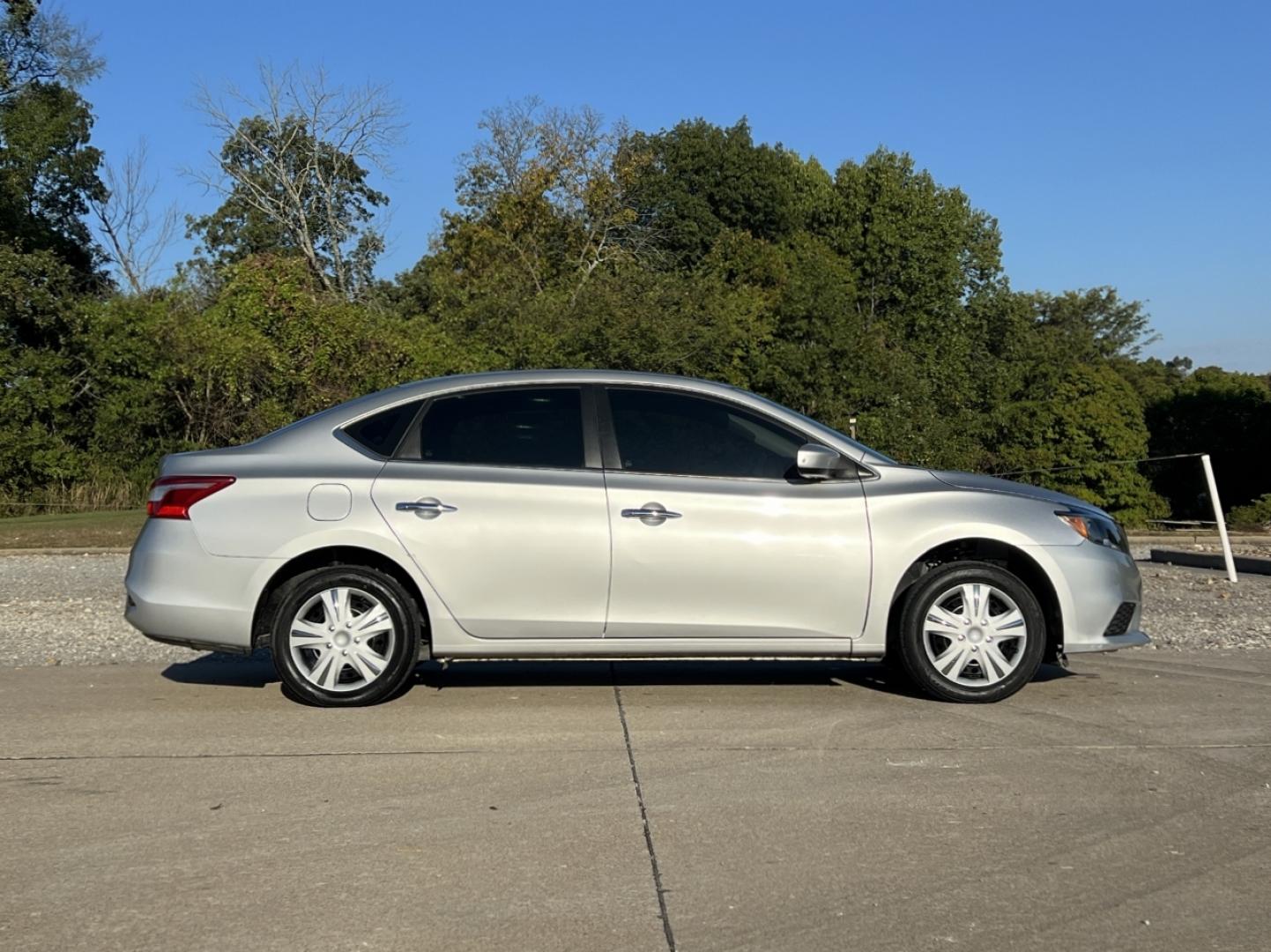 2016 SILVER /Black Cloth Nissan Sentra S (3N1AB7AP4GY) with an 1.8L 4 Cyl. engine, CVT transmission, located at 2990 Old Orchard Rd., Jackson, MO, 63755, 37.354214, -89.612106 - 2016 Nissan Sentra S 120xxx miles Front Wheel Drive 1.8L 4 Cyl. Automatic Cruise Power Windows/Locks/Mirrors We have financing available and we accept trades! Fill out a credit application on our website or come by today! If you have any questions, give us a call at (573) 204-7777 or visit o - Photo#4