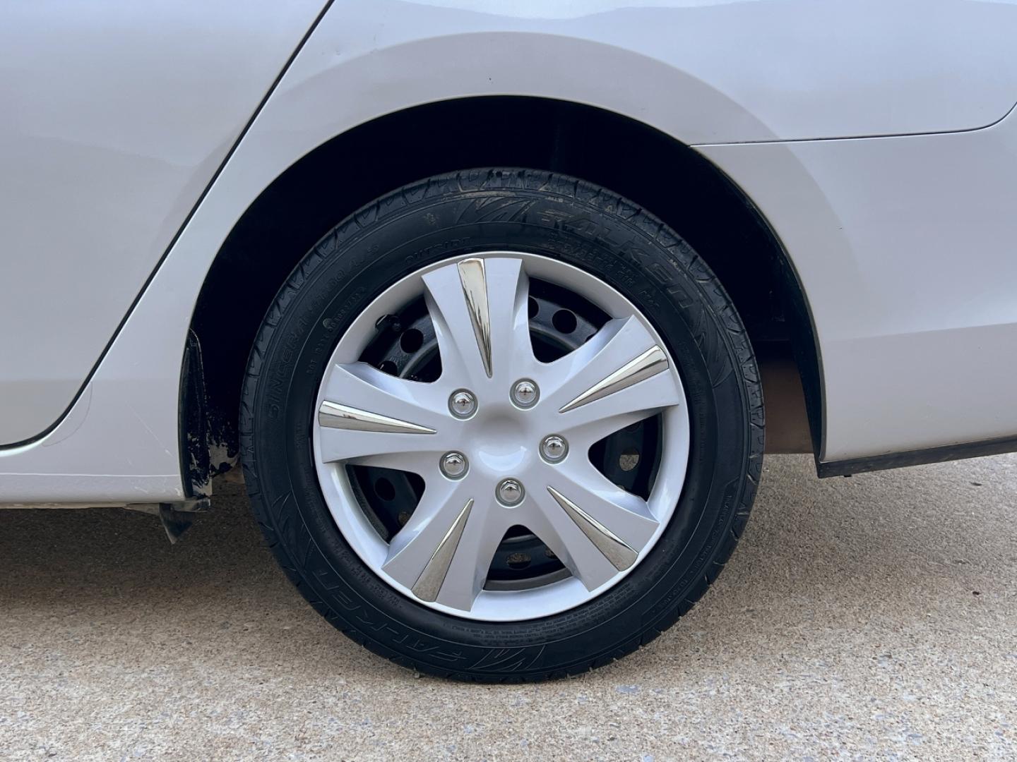 2016 SILVER /Black Cloth Nissan Sentra S (3N1AB7AP4GY) with an 1.8L 4 Cyl. engine, CVT transmission, located at 2990 Old Orchard Rd., Jackson, MO, 63755, 37.354214, -89.612106 - 2016 Nissan Sentra S 120xxx miles Front Wheel Drive 1.8L 4 Cyl. Automatic Cruise Power Windows/Locks/Mirrors We have financing available and we accept trades! Fill out a credit application on our website or come by today! If you have any questions, give us a call at (573) 204-7777 or visit o - Photo#29