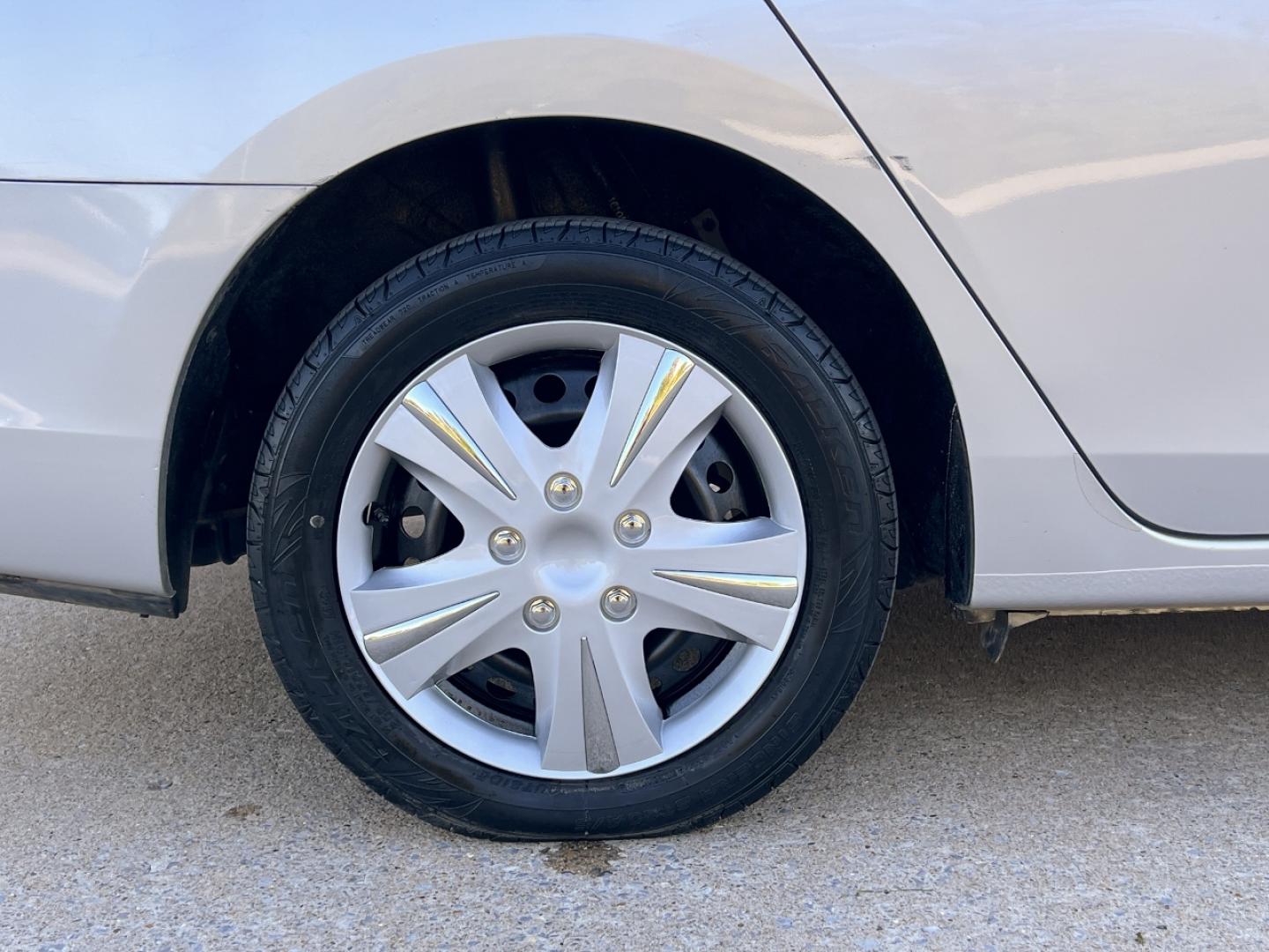 2016 SILVER /Black Cloth Nissan Sentra S (3N1AB7AP4GY) with an 1.8L 4 Cyl. engine, CVT transmission, located at 2990 Old Orchard Rd., Jackson, MO, 63755, 37.354214, -89.612106 - 2016 Nissan Sentra S 120xxx miles Front Wheel Drive 1.8L 4 Cyl. Automatic Cruise Power Windows/Locks/Mirrors We have financing available and we accept trades! Fill out a credit application on our website or come by today! If you have any questions, give us a call at (573) 204-7777 or visit o - Photo#30