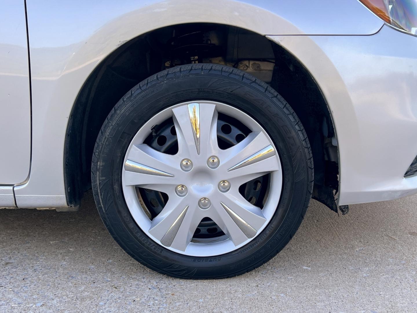 2016 SILVER /Black Cloth Nissan Sentra S (3N1AB7AP4GY) with an 1.8L 4 Cyl. engine, CVT transmission, located at 2990 Old Orchard Rd., Jackson, MO, 63755, 37.354214, -89.612106 - 2016 Nissan Sentra S 120xxx miles Front Wheel Drive 1.8L 4 Cyl. Automatic Cruise Power Windows/Locks/Mirrors We have financing available and we accept trades! Fill out a credit application on our website or come by today! If you have any questions, give us a call at (573) 204-7777 or visit o - Photo#31