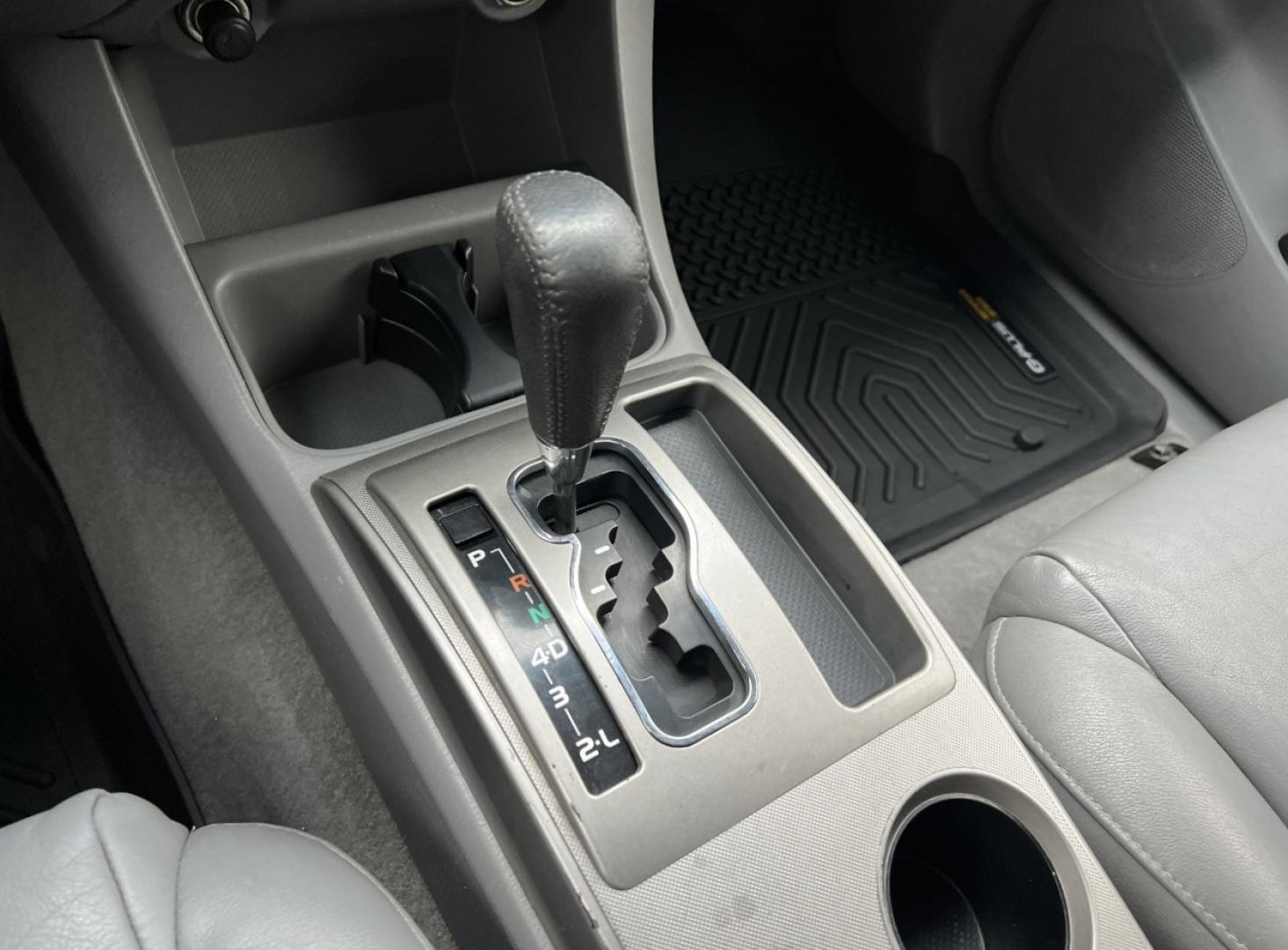 2006 WHITE /Gray Leather Toyota Tacoma TRD Sport Double Cab V6 4WD (5TELU42N96Z) with an 4.0L V6 engine, Automatic transmission, located at 2990 Old Orchard Rd., Jackson, MO, 63755, 37.354214, -89.612106 - 2006 Toyota Tacoma TRD Sport 207xxx miles 4x4 4.0L V6 Automatic Leather Backup Camera Bluetooth Cruise Power Windows/Locks/Mirrors We have financing available and we accept trades! Fill out a credit application on our website or come by today! If you have any questions, give us a call at - Photo#22