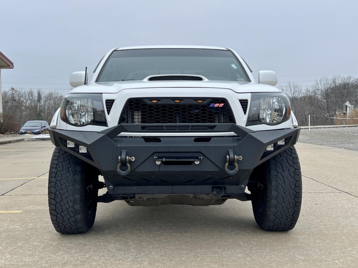 2006 WHITE /Gray Leather Toyota Tacoma TRD Sport Double Cab V6 4WD (5TELU42N96Z) with an 4.0L V6 engine, Automatic transmission, located at 2990 Old Orchard Rd., Jackson, MO, 63755, 37.354214, -89.612106 - 2006 Toyota Tacoma TRD Sport 207xxx miles 4x4 4.0L V6 Automatic Leather Backup Camera Bluetooth Cruise Power Windows/Locks/Mirrors We have financing available and we accept trades! Fill out a credit application on our website or come by today! If you have any questions, give us a call at - Photo#10