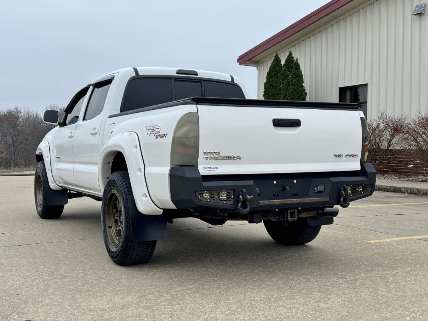 2006 WHITE /Gray Leather Toyota Tacoma TRD Sport Double Cab V6 4WD (5TELU42N96Z) with an 4.0L V6 engine, Automatic transmission, located at 2990 Old Orchard Rd., Jackson, MO, 63755, 37.354214, -89.612106 - 2006 Toyota Tacoma TRD Sport 207xxx miles 4x4 4.0L V6 Automatic Leather Backup Camera Bluetooth Cruise Power Windows/Locks/Mirrors We have financing available and we accept trades! Fill out a credit application on our website or come by today! If you have any questions, give us a call at - Photo#8