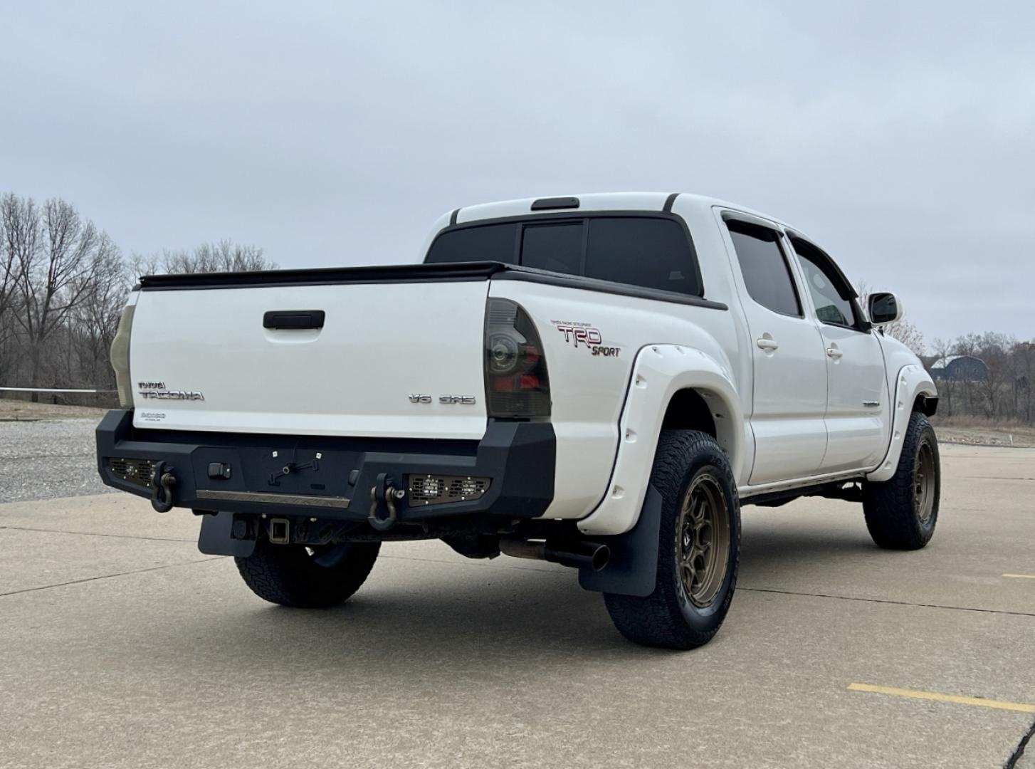 2006 WHITE /Gray Leather Toyota Tacoma TRD Sport Double Cab V6 4WD (5TELU42N96Z) with an 4.0L V6 engine, Automatic transmission, located at 2990 Old Orchard Rd., Jackson, MO, 63755, 37.354214, -89.612106 - 2006 Toyota Tacoma TRD Sport 207xxx miles 4x4 4.0L V6 Automatic Leather Backup Camera Bluetooth Cruise Power Windows/Locks/Mirrors We have financing available and we accept trades! Fill out a credit application on our website or come by today! If you have any questions, give us a call at - Photo#7
