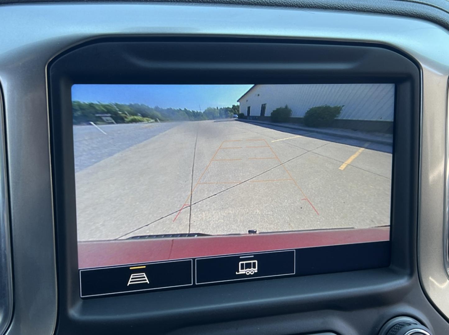 2021 MAROON /Gray Leather Chevrolet Silverado 1500 RST Crew Cab 4WD (3GCUYEED7MG) with an 5.3L V8 engine, Automatic transmission, located at 506 S. Kingshighway, Cape Girardeau, MO, 63703, (573) 235-5000, 37.294991, -89.553635 - 2021 Chevrolet Silverado 1500 RST 75xxx miles 4x4 5.3L V8 Automatic Leather Backup Camera Power Driver Seat Heated Seats Heated Steering Wheel Bluetooth Remote Start Cruise Power Windows/Locks/Mirrors We have financing available and we accept trades! Fill out a credit application on ou - Photo#3