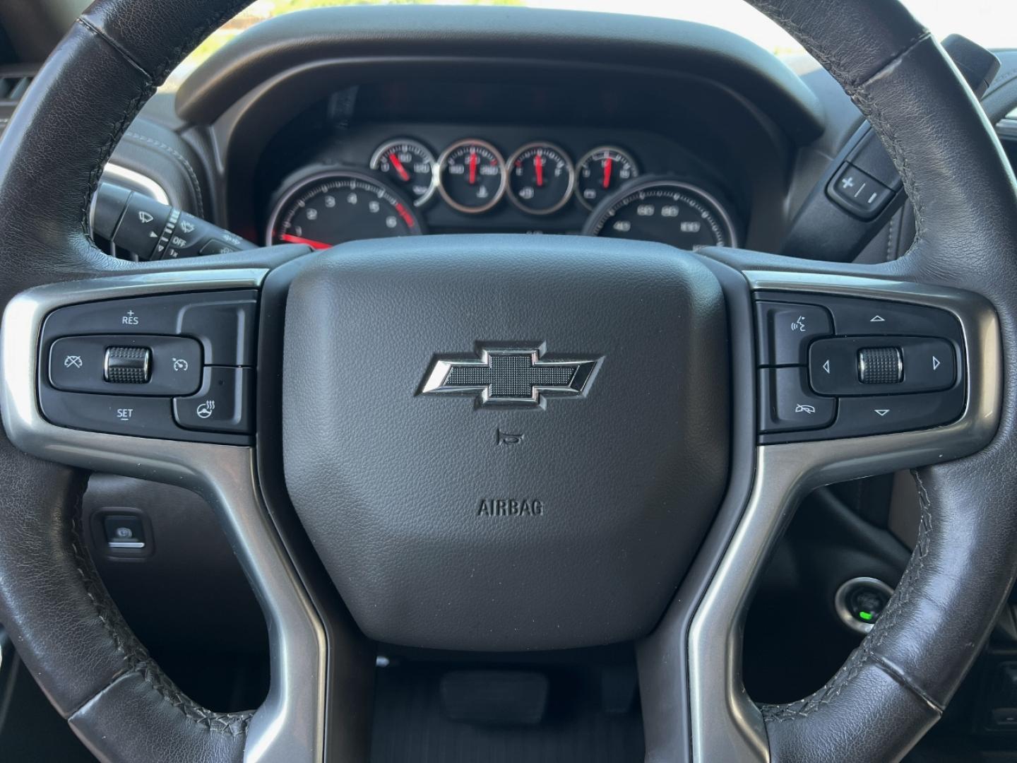 2021 MAROON /Gray Leather Chevrolet Silverado 1500 RST Crew Cab 4WD (3GCUYEED7MG) with an 5.3L V8 engine, Automatic transmission, located at 506 S. Kingshighway, Cape Girardeau, MO, 63703, (573) 235-5000, 37.294991, -89.553635 - 2021 Chevrolet Silverado 1500 RST 75xxx miles 4x4 5.3L V8 Automatic Leather Backup Camera Power Driver Seat Heated Seats Heated Steering Wheel Bluetooth Remote Start Cruise Power Windows/Locks/Mirrors We have financing available and we accept trades! Fill out a credit application on ou - Photo#24