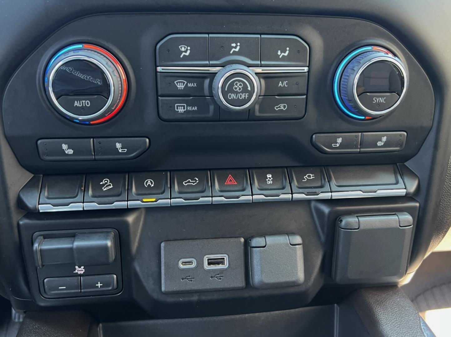 2021 MAROON /Gray Leather Chevrolet Silverado 1500 RST Crew Cab 4WD (3GCUYEED7MG) with an 5.3L V8 engine, Automatic transmission, located at 506 S. Kingshighway, Cape Girardeau, MO, 63703, (573) 235-5000, 37.294991, -89.553635 - 2021 Chevrolet Silverado 1500 RST 75xxx miles 4x4 5.3L V8 Automatic Leather Backup Camera Power Driver Seat Heated Seats Heated Steering Wheel Bluetooth Remote Start Cruise Power Windows/Locks/Mirrors We have financing available and we accept trades! Fill out a credit application on ou - Photo#4