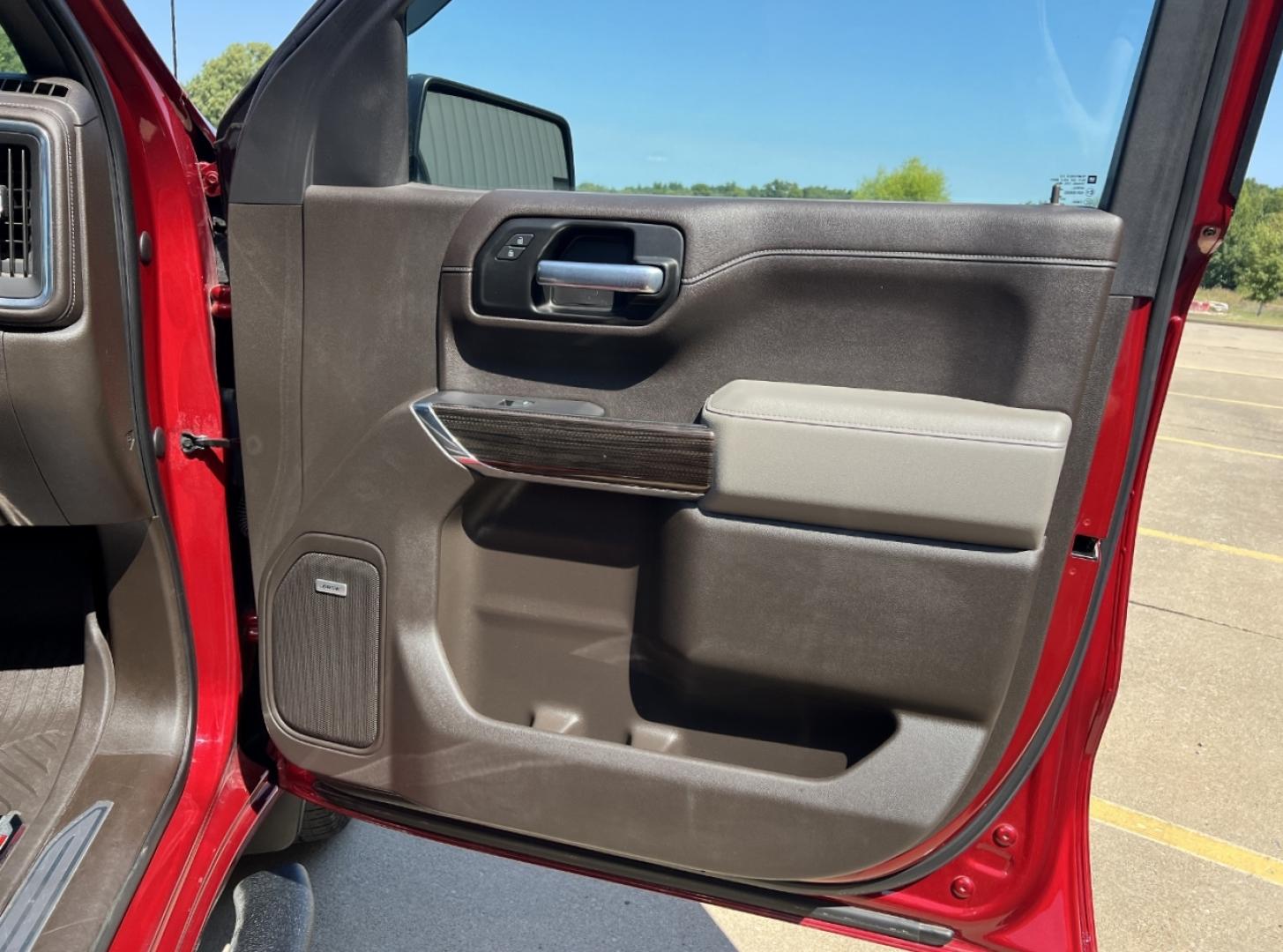 2021 MAROON /Gray Leather Chevrolet Silverado 1500 RST Crew Cab 4WD (3GCUYEED7MG) with an 5.3L V8 engine, Automatic transmission, located at 506 S. Kingshighway, Cape Girardeau, MO, 63703, (573) 235-5000, 37.294991, -89.553635 - 2021 Chevrolet Silverado 1500 RST 75xxx miles 4x4 5.3L V8 Automatic Leather Backup Camera Power Driver Seat Heated Seats Heated Steering Wheel Bluetooth Remote Start Cruise Power Windows/Locks/Mirrors We have financing available and we accept trades! Fill out a credit application on ou - Photo#16