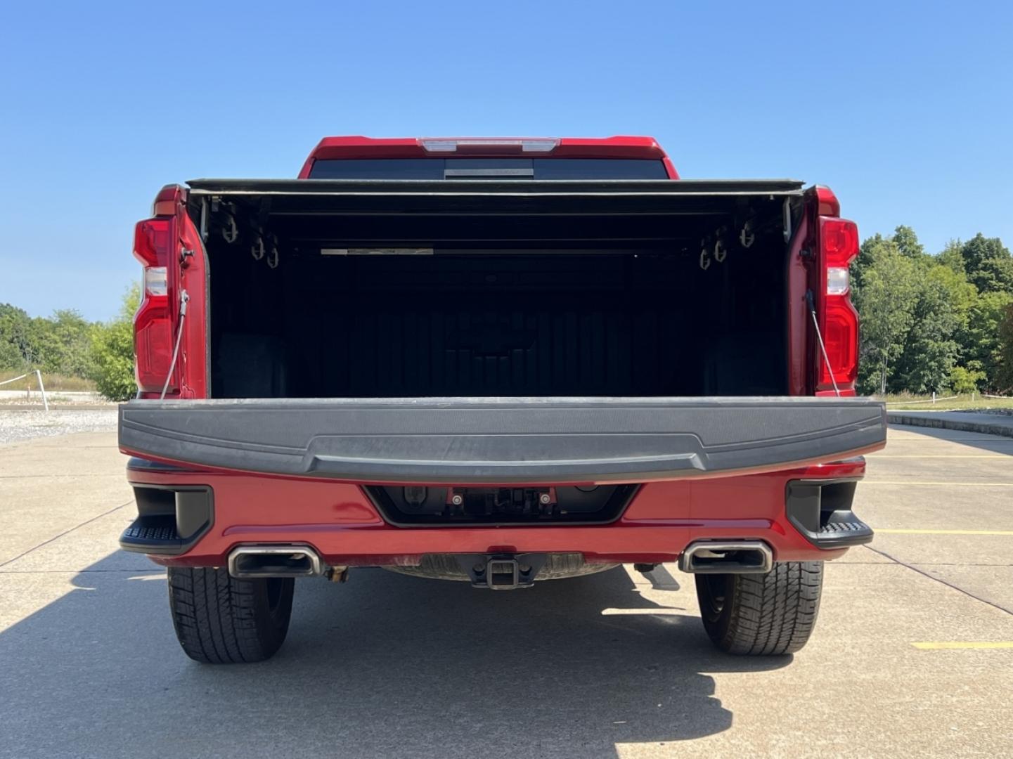 2021 MAROON /Gray Leather Chevrolet Silverado 1500 RST Crew Cab 4WD (3GCUYEED7MG) with an 5.3L V8 engine, Automatic transmission, located at 506 S. Kingshighway, Cape Girardeau, MO, 63703, (573) 235-5000, 37.294991, -89.553635 - 2021 Chevrolet Silverado 1500 RST 75xxx miles 4x4 5.3L V8 Automatic Leather Backup Camera Power Driver Seat Heated Seats Heated Steering Wheel Bluetooth Remote Start Cruise Power Windows/Locks/Mirrors We have financing available and we accept trades! Fill out a credit application on ou - Photo#20