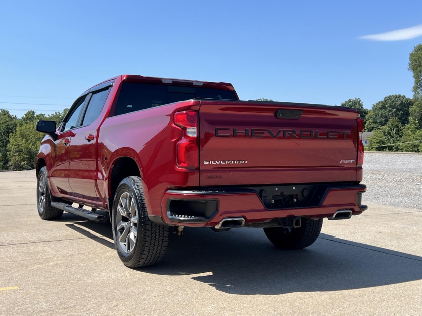 2021 MAROON /Gray Leather Chevrolet Silverado 1500 RST Crew Cab 4WD (3GCUYEED7MG) with an 5.3L V8 engine, Automatic transmission, located at 506 S. Kingshighway, Cape Girardeau, MO, 63703, (573) 235-5000, 37.294991, -89.553635 - 2021 Chevrolet Silverado 1500 RST 75xxx miles 4x4 5.3L V8 Automatic Leather Backup Camera Power Driver Seat Heated Seats Heated Steering Wheel Bluetooth Remote Start Cruise Power Windows/Locks/Mirrors We have financing available and we accept trades! Fill out a credit application on ou - Photo#11