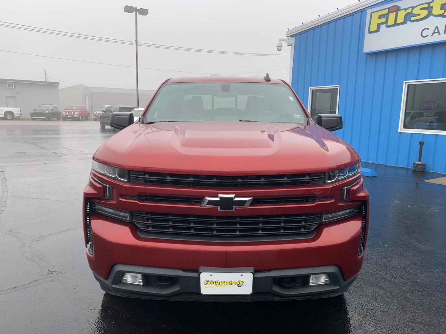 2021 MAROON /Gray Leather Chevrolet Silverado 1500 RST Crew Cab 4WD (3GCUYEED7MG) with an 5.3L V8 engine, Automatic transmission, located at 506 S. Kingshighway, Cape Girardeau, MO, 63703, (573) 235-5000, 37.294991, -89.553635 - 2021 Chevrolet Silverado 1500 RST 75xxx miles 4x4 5.3L V8 Automatic Leather Backup Camera Power Driver Seat Heated Seats Heated Steering Wheel Bluetooth Remote Start Cruise Power Windows/Locks/Mirrors We have financing available and we accept trades! Fill out a credit application on ou - Photo#1