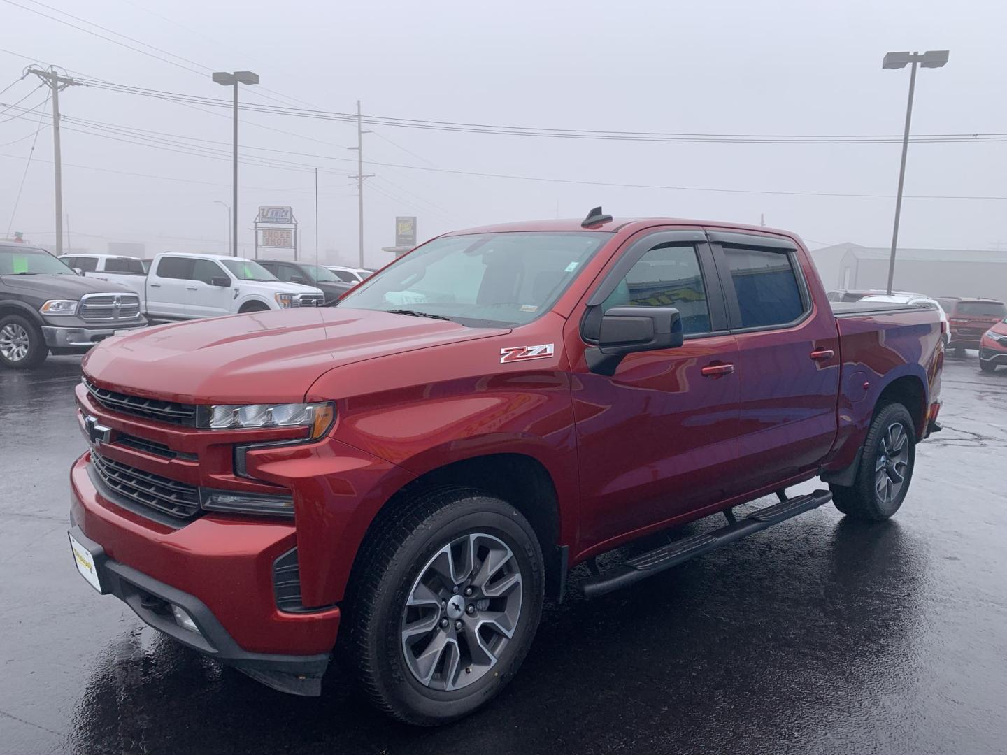 2021 MAROON /Gray Leather Chevrolet Silverado 1500 RST Crew Cab 4WD (3GCUYEED7MG) with an 5.3L V8 engine, Automatic transmission, located at 506 S. Kingshighway, Cape Girardeau, MO, 63703, (573) 235-5000, 37.294991, -89.553635 - 2021 Chevrolet Silverado 1500 RST 75xxx miles 4x4 5.3L V8 Automatic Leather Backup Camera Power Driver Seat Heated Seats Heated Steering Wheel Bluetooth Remote Start Cruise Power Windows/Locks/Mirrors We have financing available and we accept trades! Fill out a credit application on ou - Photo#2