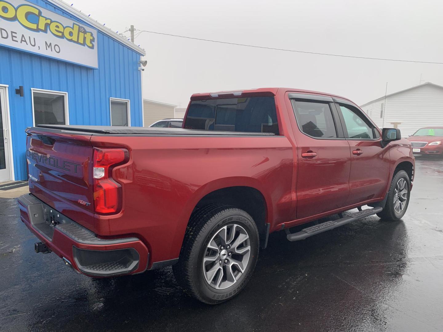 2021 MAROON /Gray Leather Chevrolet Silverado 1500 RST Crew Cab 4WD (3GCUYEED7MG) with an 5.3L V8 engine, Automatic transmission, located at 506 S. Kingshighway, Cape Girardeau, MO, 63703, (573) 235-5000, 37.294991, -89.553635 - 2021 Chevrolet Silverado 1500 RST 75xxx miles 4x4 5.3L V8 Automatic Leather Backup Camera Power Driver Seat Heated Seats Heated Steering Wheel Bluetooth Remote Start Cruise Power Windows/Locks/Mirrors We have financing available and we accept trades! Fill out a credit application on ou - Photo#6