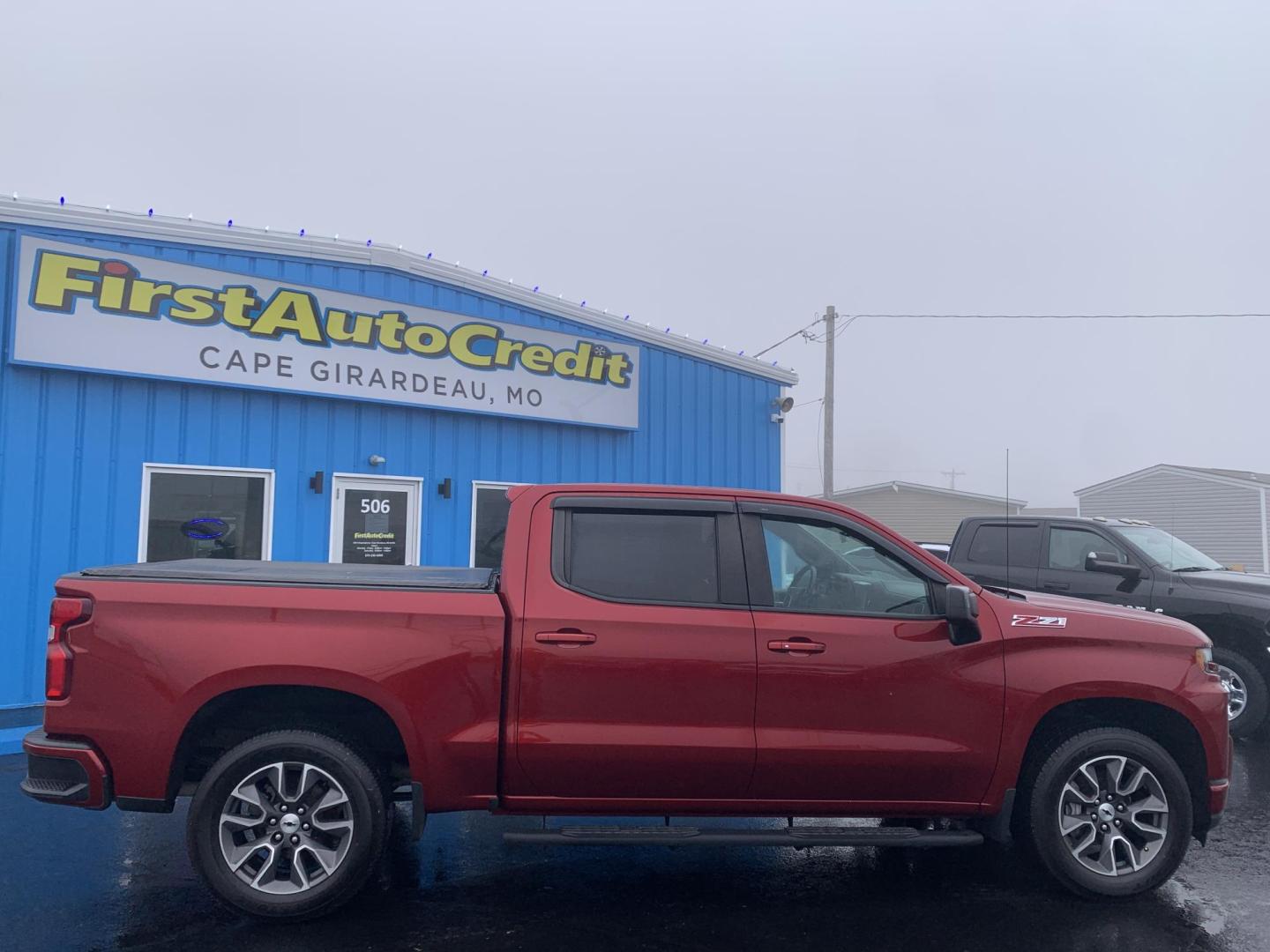 2021 MAROON /Gray Leather Chevrolet Silverado 1500 RST Crew Cab 4WD (3GCUYEED7MG) with an 5.3L V8 engine, Automatic transmission, located at 506 S. Kingshighway, Cape Girardeau, MO, 63703, (573) 235-5000, 37.294991, -89.553635 - 2021 Chevrolet Silverado 1500 RST 75xxx miles 4x4 5.3L V8 Automatic Leather Backup Camera Power Driver Seat Heated Seats Heated Steering Wheel Bluetooth Remote Start Cruise Power Windows/Locks/Mirrors We have financing available and we accept trades! Fill out a credit application on ou - Photo#7