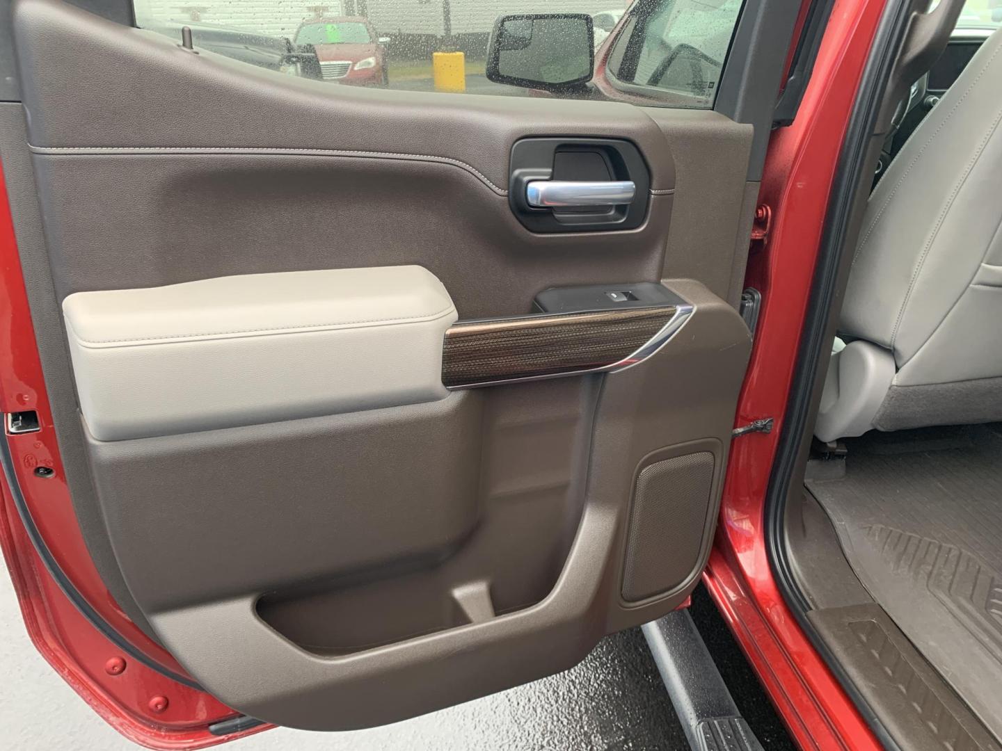 2021 MAROON /Gray Leather Chevrolet Silverado 1500 RST Crew Cab 4WD (3GCUYEED7MG) with an 5.3L V8 engine, Automatic transmission, located at 506 S. Kingshighway, Cape Girardeau, MO, 63703, (573) 235-5000, 37.294991, -89.553635 - 2021 Chevrolet Silverado 1500 RST 75xxx miles 4x4 5.3L V8 Automatic Leather Backup Camera Power Driver Seat Heated Seats Heated Steering Wheel Bluetooth Remote Start Cruise Power Windows/Locks/Mirrors We have financing available and we accept trades! Fill out a credit application on ou - Photo#18