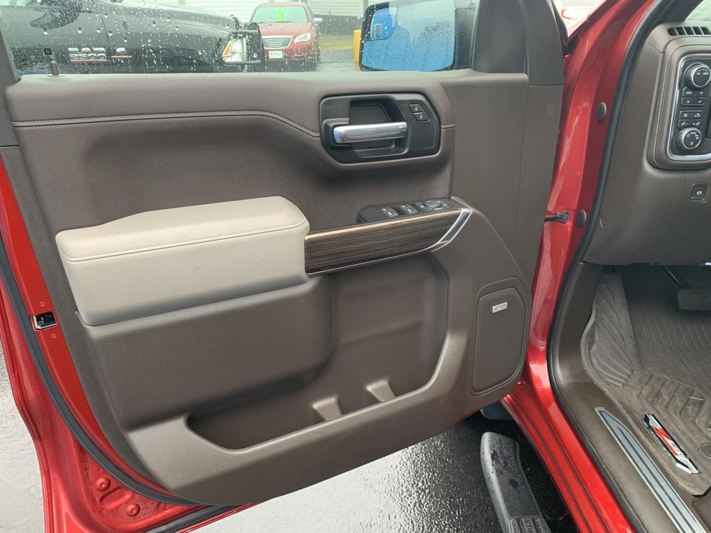 2021 MAROON /Gray Leather Chevrolet Silverado 1500 RST Crew Cab 4WD (3GCUYEED7MG) with an 5.3L V8 engine, Automatic transmission, located at 506 S. Kingshighway, Cape Girardeau, MO, 63703, (573) 235-5000, 37.294991, -89.553635 - 2021 Chevrolet Silverado 1500 RST 75xxx miles 4x4 5.3L V8 Automatic Leather Backup Camera Power Driver Seat Heated Seats Heated Steering Wheel Bluetooth Remote Start Cruise Power Windows/Locks/Mirrors We have financing available and we accept trades! Fill out a credit application on ou - Photo#14