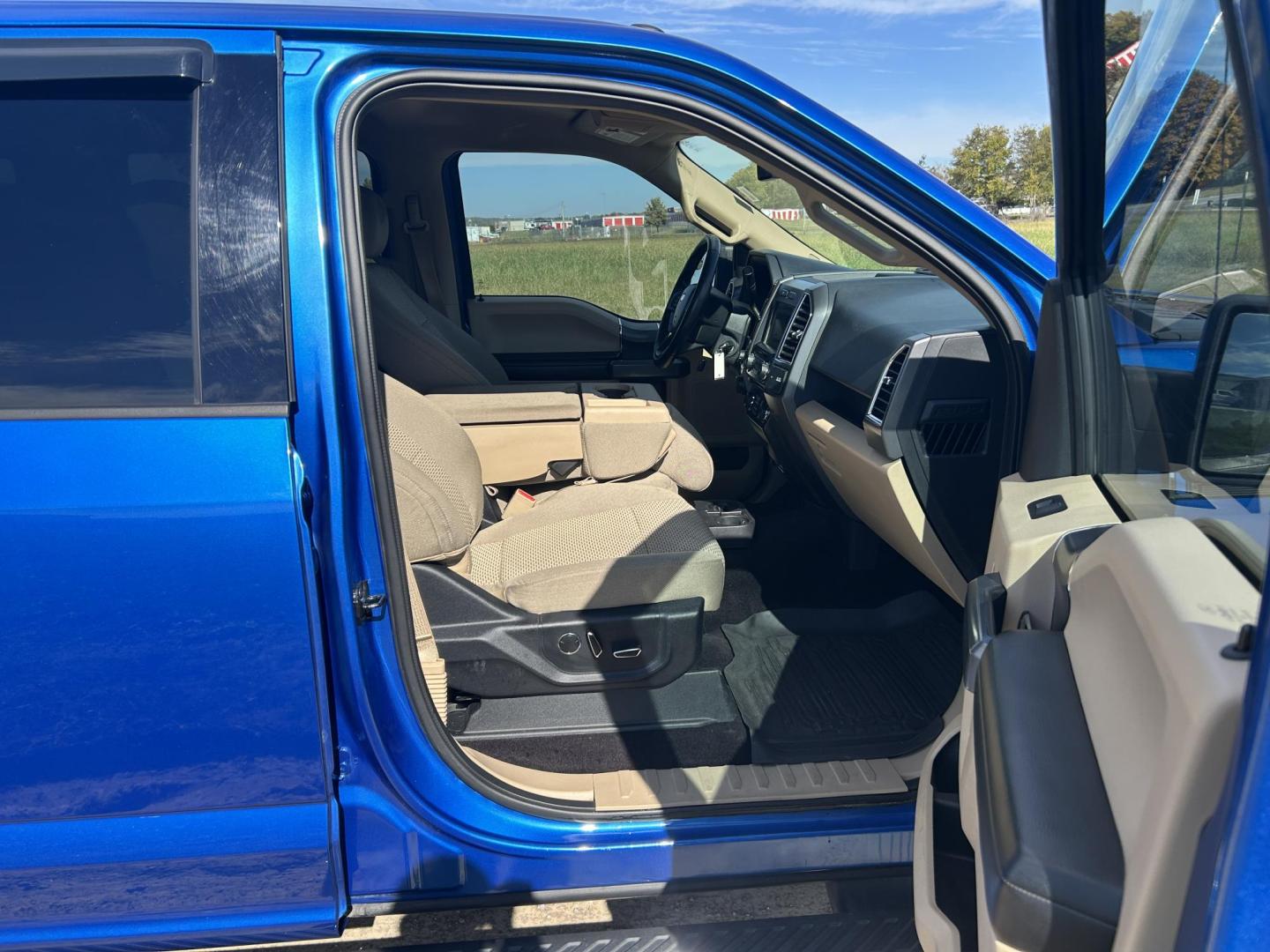 2016 BLUE /Black Ford F-150 XLT SuperCrew 6.5-ft. Bed 4WD (1FTEW1E80GK) with an 3.5L V6 TURBO engine, Automatic transmission, located at 506 S. Kingshighway, Cape Girardeau, MO, 63703, (573) 235-5000, 37.294991, -89.553635 - 2016 Ford F-150 XLT 91xxx miles 4x4 3.5L V6 Automatic Backup Camera Power/Heated Seats Bluetooth Remote Start Cruise Power Windows/Locks/Mirrors We have financing available and we accept trades! Fill out a credit application on our website or come by today! If you have any questions, giv - Photo#16