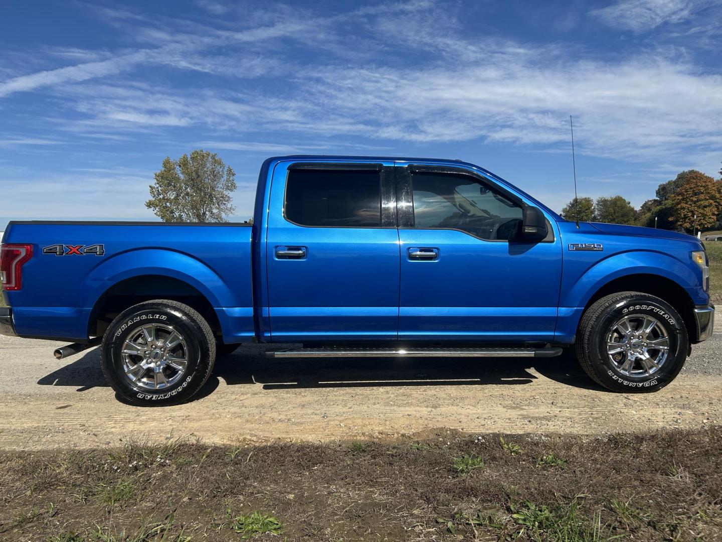 2016 BLUE /Black Ford F-150 XLT SuperCrew 6.5-ft. Bed 4WD (1FTEW1E80GK) with an 3.5L V6 TURBO engine, Automatic transmission, located at 506 S. Kingshighway, Cape Girardeau, MO, 63703, (573) 235-5000, 37.294991, -89.553635 - 2016 Ford F-150 XLT 91xxx miles 4x4 3.5L V6 Automatic Backup Camera Power/Heated Seats Bluetooth Remote Start Cruise Power Windows/Locks/Mirrors We have financing available and we accept trades! Fill out a credit application on our website or come by today! If you have any questions, giv - Photo#12