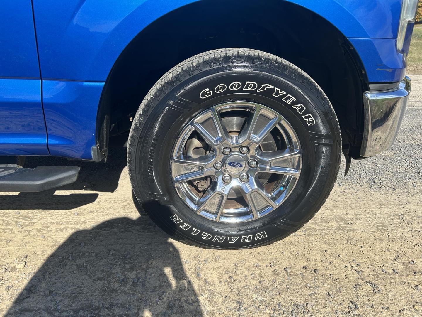 2016 BLUE /Black Ford F-150 XLT SuperCrew 6.5-ft. Bed 4WD (1FTEW1E80GK) with an 3.5L V6 TURBO engine, Automatic transmission, located at 506 S. Kingshighway, Cape Girardeau, MO, 63703, (573) 235-5000, 37.294991, -89.553635 - 2016 Ford F-150 XLT 91xxx miles 4x4 3.5L V6 Automatic Backup Camera Power/Heated Seats Bluetooth Remote Start Cruise Power Windows/Locks/Mirrors We have financing available and we accept trades! Fill out a credit application on our website or come by today! If you have any questions, giv - Photo#42