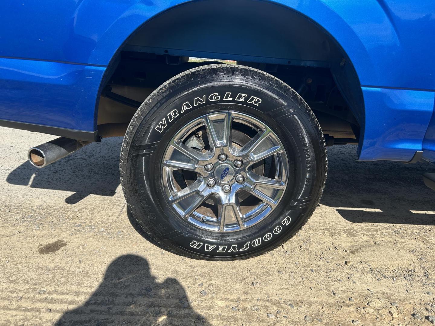 2016 BLUE /Black Ford F-150 XLT SuperCrew 6.5-ft. Bed 4WD (1FTEW1E80GK) with an 3.5L V6 TURBO engine, Automatic transmission, located at 506 S. Kingshighway, Cape Girardeau, MO, 63703, (573) 235-5000, 37.294991, -89.553635 - 2016 Ford F-150 XLT 91xxx miles 4x4 3.5L V6 Automatic Backup Camera Power/Heated Seats Bluetooth Remote Start Cruise Power Windows/Locks/Mirrors We have financing available and we accept trades! Fill out a credit application on our website or come by today! If you have any questions, giv - Photo#41