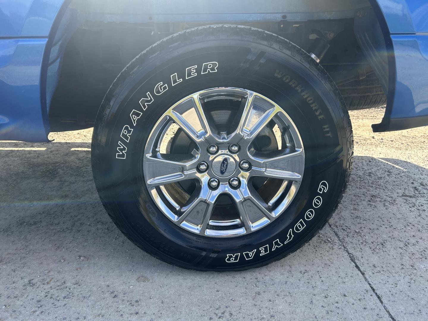 2016 BLUE /Black Ford F-150 XLT SuperCrew 6.5-ft. Bed 4WD (1FTEW1E80GK) with an 3.5L V6 TURBO engine, Automatic transmission, located at 506 S. Kingshighway, Cape Girardeau, MO, 63703, (573) 235-5000, 37.294991, -89.553635 - 2016 Ford F-150 XLT 91xxx miles 4x4 3.5L V6 Automatic Backup Camera Power/Heated Seats Bluetooth Remote Start Cruise Power Windows/Locks/Mirrors We have financing available and we accept trades! Fill out a credit application on our website or come by today! If you have any questions, giv - Photo#40