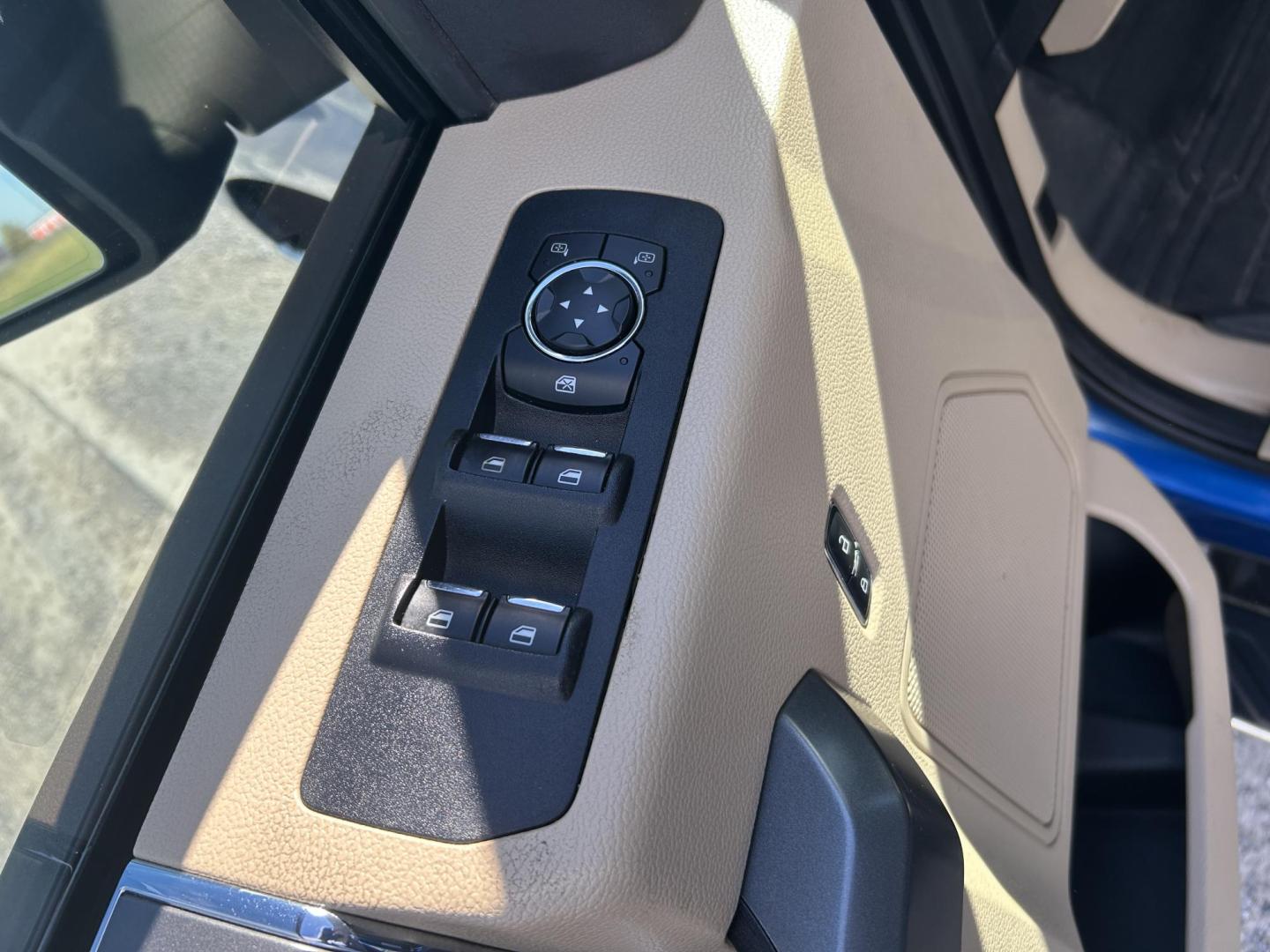 2016 BLUE /Black Ford F-150 XLT SuperCrew 6.5-ft. Bed 4WD (1FTEW1E80GK) with an 3.5L V6 TURBO engine, Automatic transmission, located at 506 S. Kingshighway, Cape Girardeau, MO, 63703, (573) 235-5000, 37.294991, -89.553635 - 2016 Ford F-150 XLT 91xxx miles 4x4 3.5L V6 Automatic Backup Camera Power/Heated Seats Bluetooth Remote Start Cruise Power Windows/Locks/Mirrors We have financing available and we accept trades! Fill out a credit application on our website or come by today! If you have any questions, giv - Photo#28