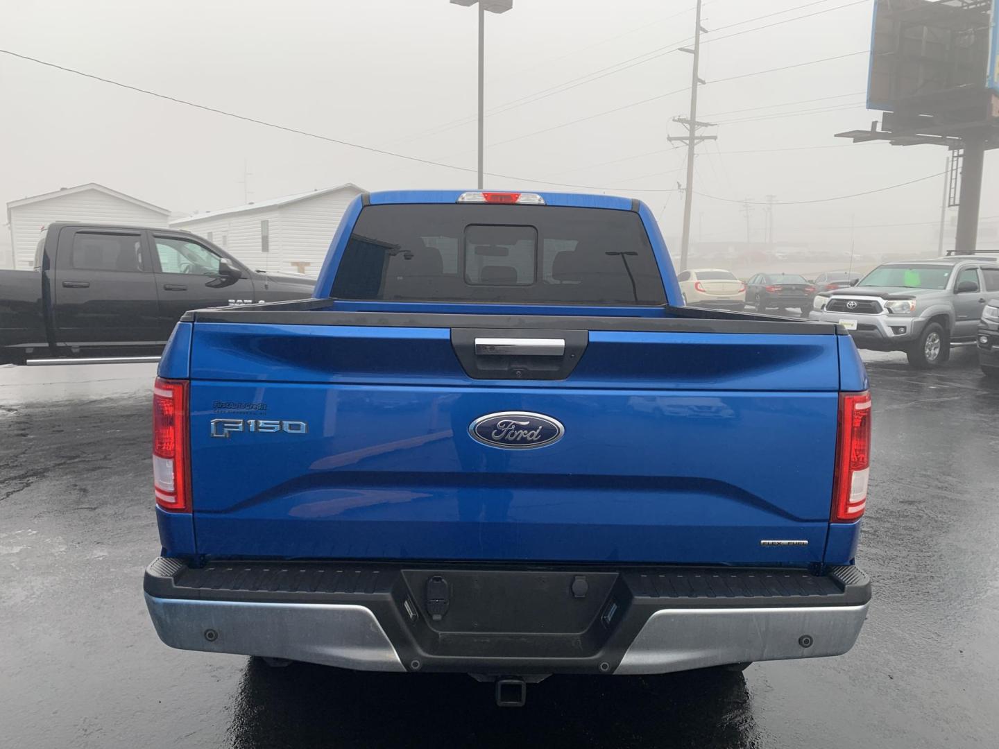 2016 BLUE /Black Ford F-150 XLT SuperCrew 6.5-ft. Bed 4WD (1FTEW1E80GK) with an 3.5L V6 TURBO engine, Automatic transmission, located at 506 S. Kingshighway, Cape Girardeau, MO, 63703, (573) 235-5000, 37.294991, -89.553635 - 2016 Ford F-150 XLT 91xxx miles 4x4 3.5L V6 Automatic Backup Camera Power/Heated Seats Bluetooth Remote Start Cruise Power Windows/Locks/Mirrors We have financing available and we accept trades! Fill out a credit application on our website or come by today! If you have any questions, giv - Photo#5