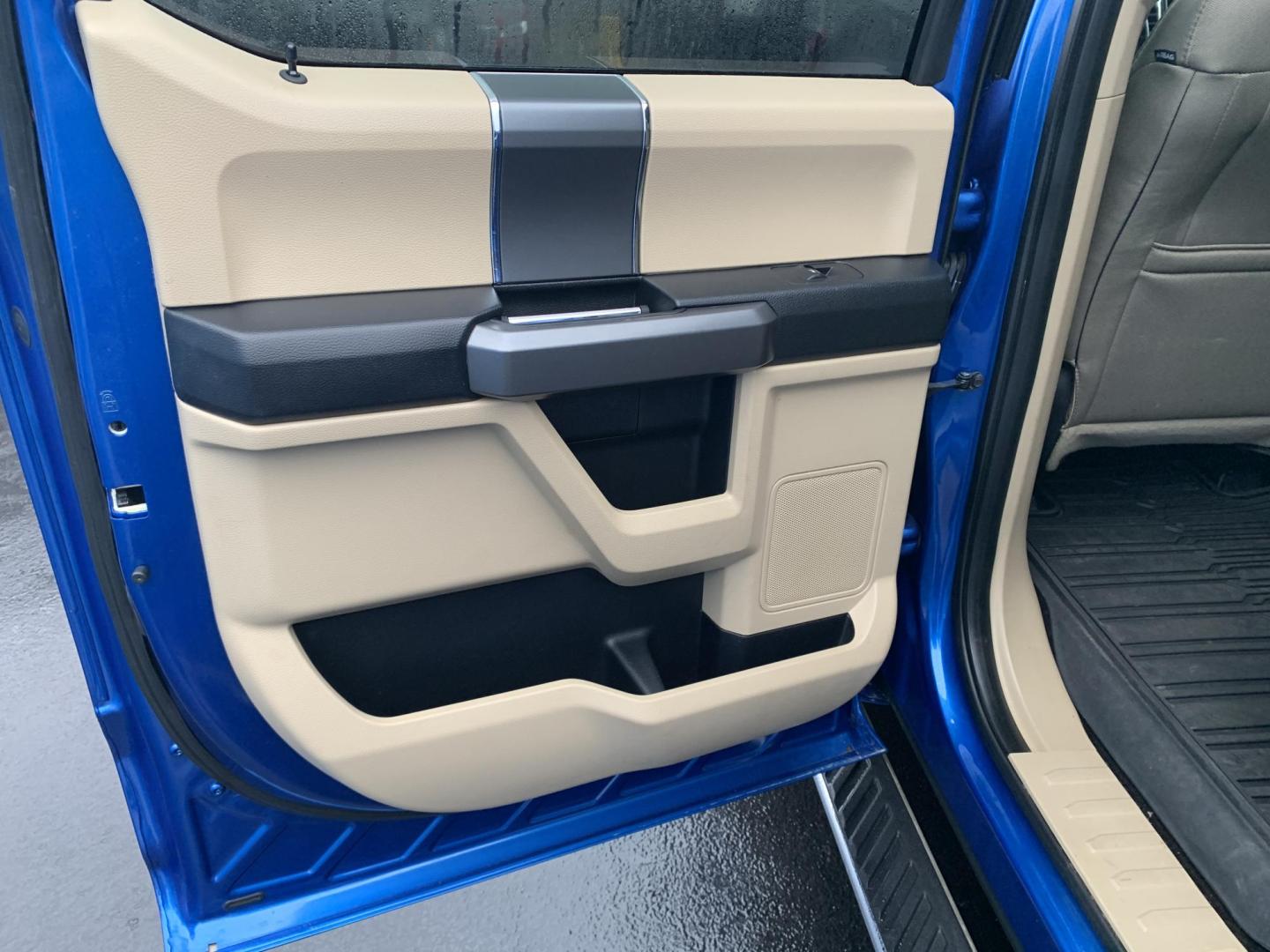 2016 BLUE /Black Ford F-150 XLT SuperCrew 6.5-ft. Bed 4WD (1FTEW1E80GK) with an 3.5L V6 TURBO engine, Automatic transmission, located at 506 S. Kingshighway, Cape Girardeau, MO, 63703, (573) 235-5000, 37.294991, -89.553635 - 2016 Ford F-150 XLT 91xxx miles 4x4 3.5L V6 Automatic Backup Camera Power/Heated Seats Bluetooth Remote Start Cruise Power Windows/Locks/Mirrors We have financing available and we accept trades! Fill out a credit application on our website or come by today! If you have any questions, giv - Photo#16