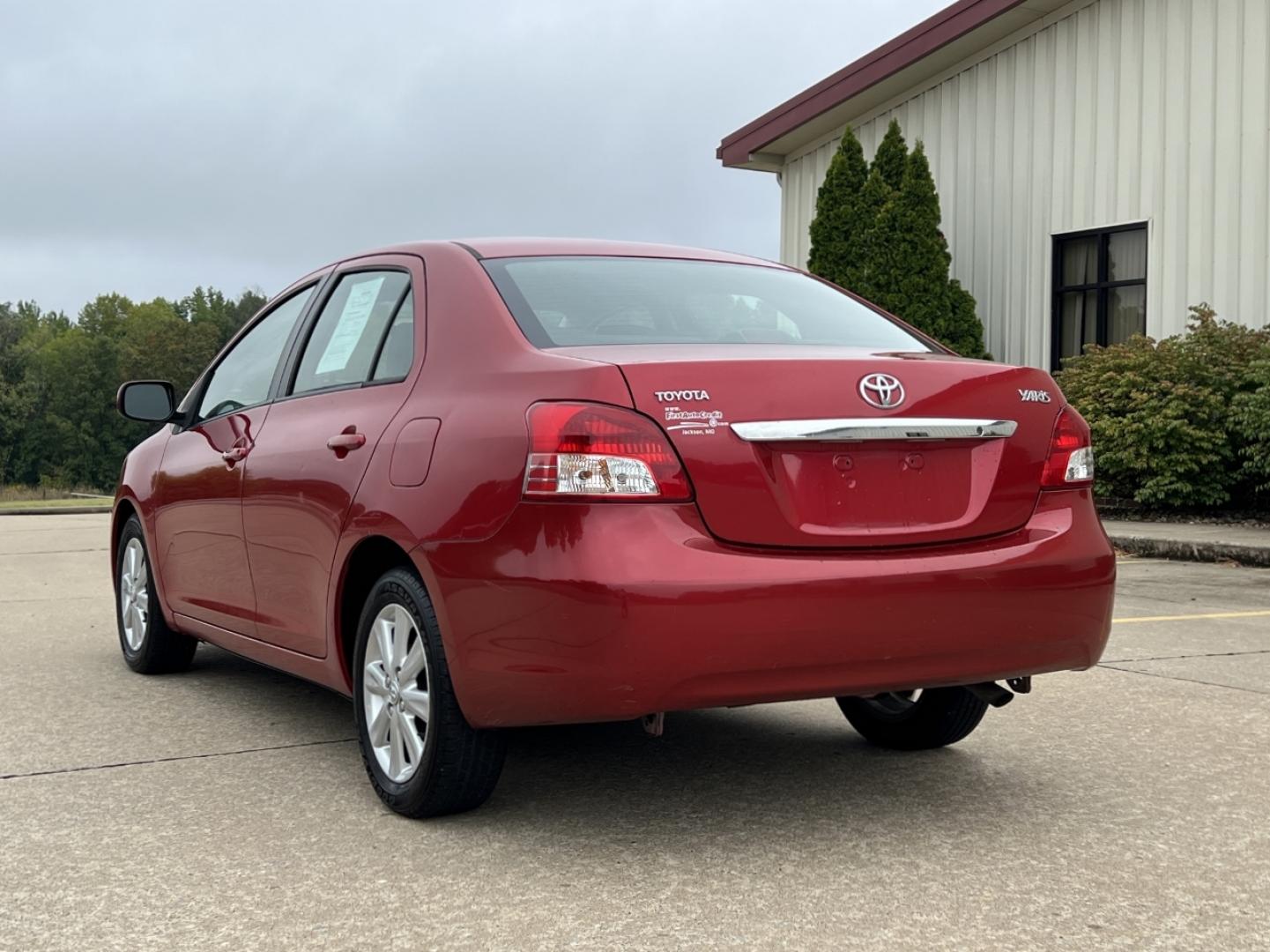 2009 RED /Black Cloth Toyota Yaris Sedan (JTDBT903091) with an 1.5L 4 Cyl. engine, Automatic transmission, located at 2990 Old Orchard Rd., Jackson, MO, 63755, 37.354214, -89.612106 - 2009 Toyota Yaris 185xxx miles Front Wheel Drive 1.5L 4 Cyl. Automatic Cruise Power Windows/Locks/Mirrors We have financing available and we accept trades! Fill out a credit application on our website or come by today! If you have any questions, give us a call at (573) 204-7777 or visit our - Photo#6