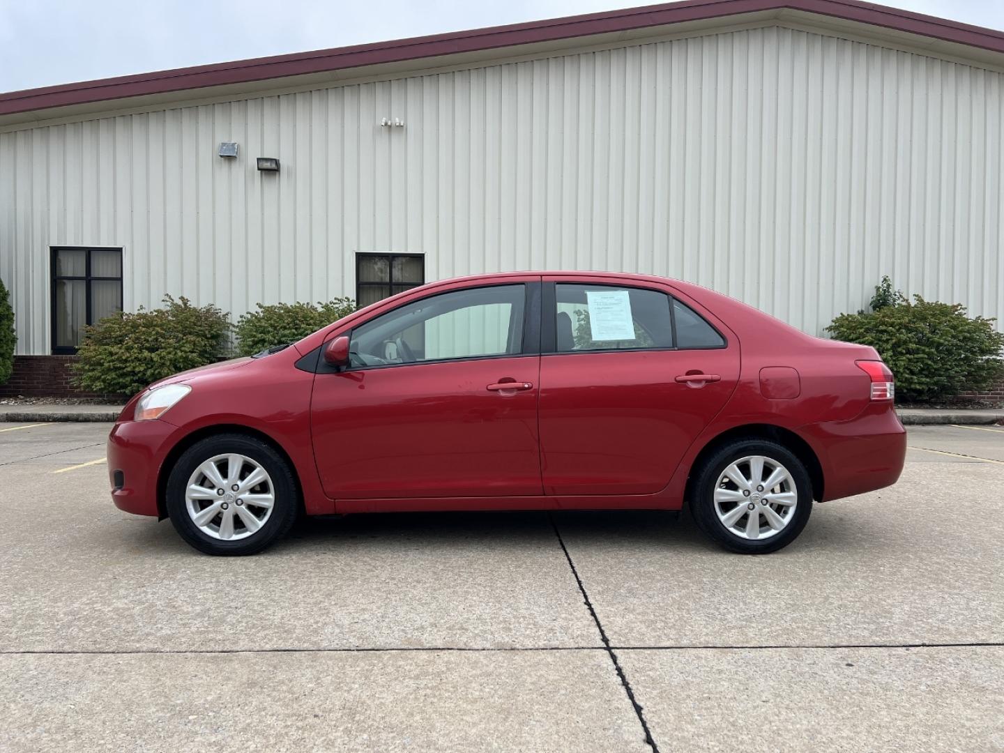 2009 RED /Black Cloth Toyota Yaris Sedan (JTDBT903091) with an 1.5L 4 Cyl. engine, Automatic transmission, located at 2990 Old Orchard Rd., Jackson, MO, 63755, 37.354214, -89.612106 - 2009 Toyota Yaris 185xxx miles Front Wheel Drive 1.5L 4 Cyl. Automatic Cruise Power Windows/Locks/Mirrors We have financing available and we accept trades! Fill out a credit application on our website or come by today! If you have any questions, give us a call at (573) 204-7777 or visit our - Photo#3