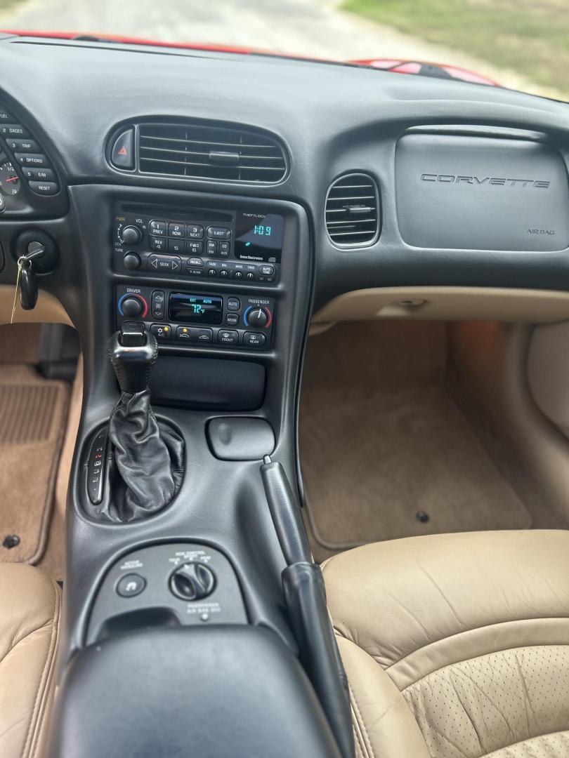 2000 TORCH RED /Tan Chevrolet Corvette Coupe (1G1YY22G3Y5) with an 5.7L V8 OHV 16V engine, Automatic transmission, located at 506 S. Kingshighway, Cape Girardeau, MO, 63703, (573) 235-5000, 37.294991, -89.553635 - 2000 Chevrolet Corvette 26xxx Miles Rear Wheel Drive 5.7L V8 LS1 Automatic Leather Selective Real-Time Damping Magnesium Wheels Targa Top Heads Up Display Bose Audio 6 Speaker System With CD Power/Heated Mirrors Power 6 Way Driver/Passenger Seats Power Locks/Windows Telescoping Steeri - Photo#19