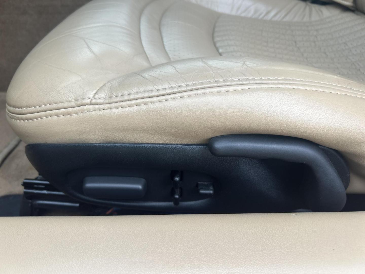 2000 TORCH RED /Tan Chevrolet Corvette Coupe (1G1YY22G3Y5) with an 5.7L V8 OHV 16V engine, Automatic transmission, located at 506 S. Kingshighway, Cape Girardeau, MO, 63703, (573) 235-5000, 37.294991, -89.553635 - 2000 Chevrolet Corvette 26xxx Miles Rear Wheel Drive 5.7L V8 LS1 Automatic Leather Selective Real-Time Damping Magnesium Wheels Targa Top Heads Up Display Bose Audio 6 Speaker System With CD Power/Heated Mirrors Power 6 Way Driver/Passenger Seats Power Locks/Windows Telescoping Steeri - Photo#3