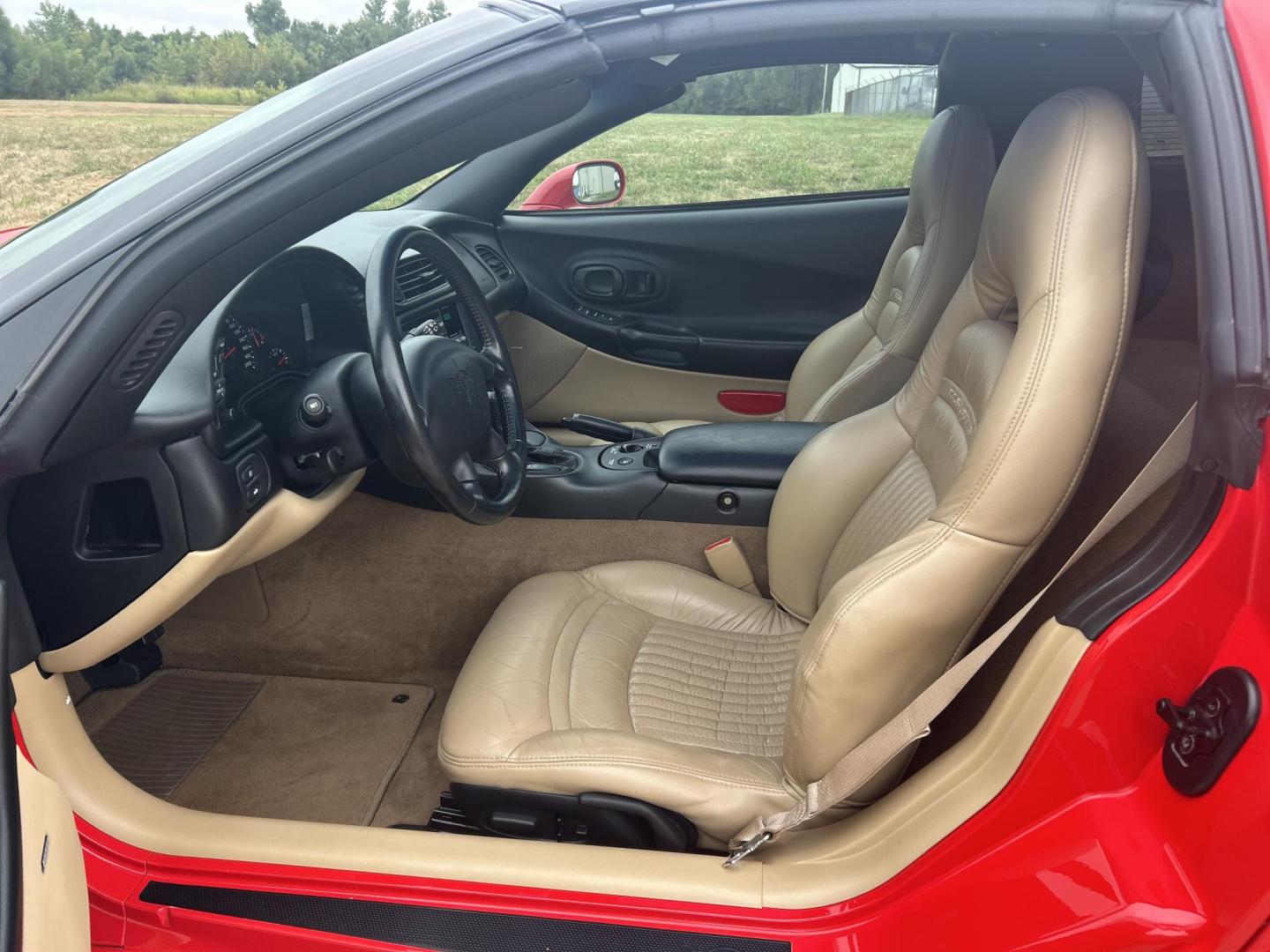 2000 TORCH RED /Tan Chevrolet Corvette Coupe (1G1YY22G3Y5) with an 5.7L V8 OHV 16V engine, Automatic transmission, located at 506 S. Kingshighway, Cape Girardeau, MO, 63703, (573) 235-5000, 37.294991, -89.553635 - 2000 Chevrolet Corvette 26xxx Miles Rear Wheel Drive 5.7L V8 LS1 Automatic Leather Selective Real-Time Damping Magnesium Wheels Targa Top Heads Up Display Bose Audio 6 Speaker System With CD Power/Heated Mirrors Power 6 Way Driver/Passenger Seats Power Locks/Windows Telescoping Steeri - Photo#16