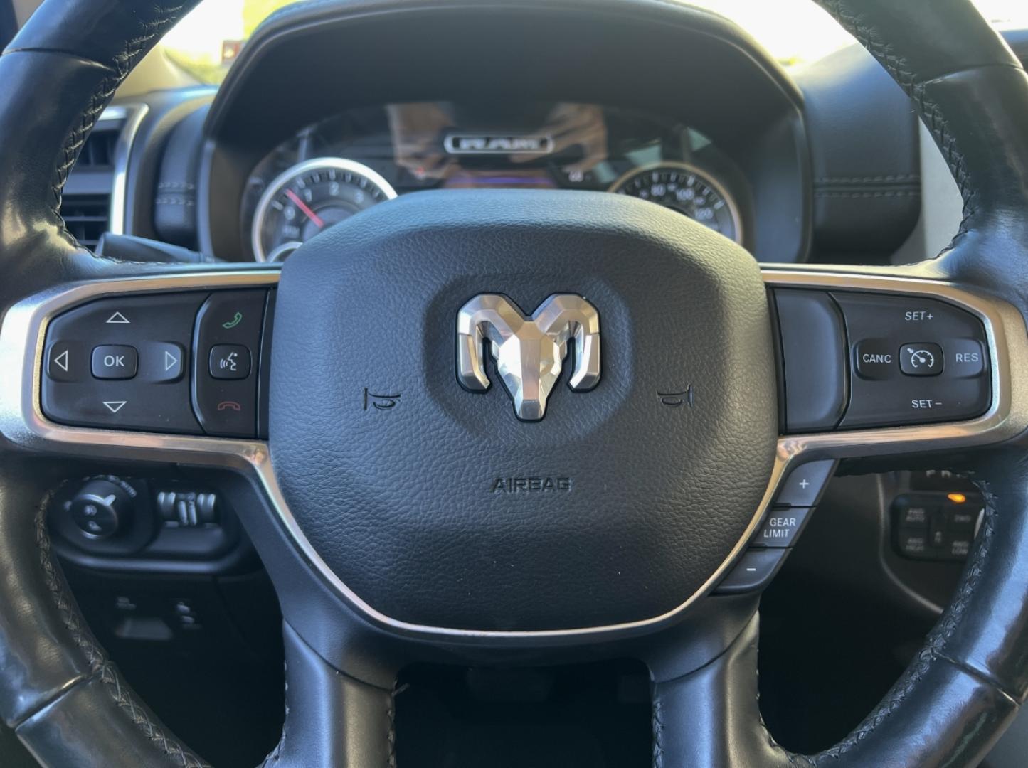 2019 GRAY /Black Leather RAM 1500 Laramie Crew Cab SWB 4WD (1C6SRFJT5KN) with an 5.7L V8 engine, Automatic transmission, located at 2990 Old Orchard Rd., Jackson, MO, 63755, 37.354214, -89.612106 - 2019 Ram 1500 Laramie 1-Owner 137xxx miles 4x4 5.7L V8 Automatic Leather Navigation Power/Heated/Cooled Seats Heated Steering Wheel Backup Camera Bluetooth Remote Start Cruise Power Windows/Locks/Mirrors We have financing available and we accept trades! Fill out a credit application o - Photo#25