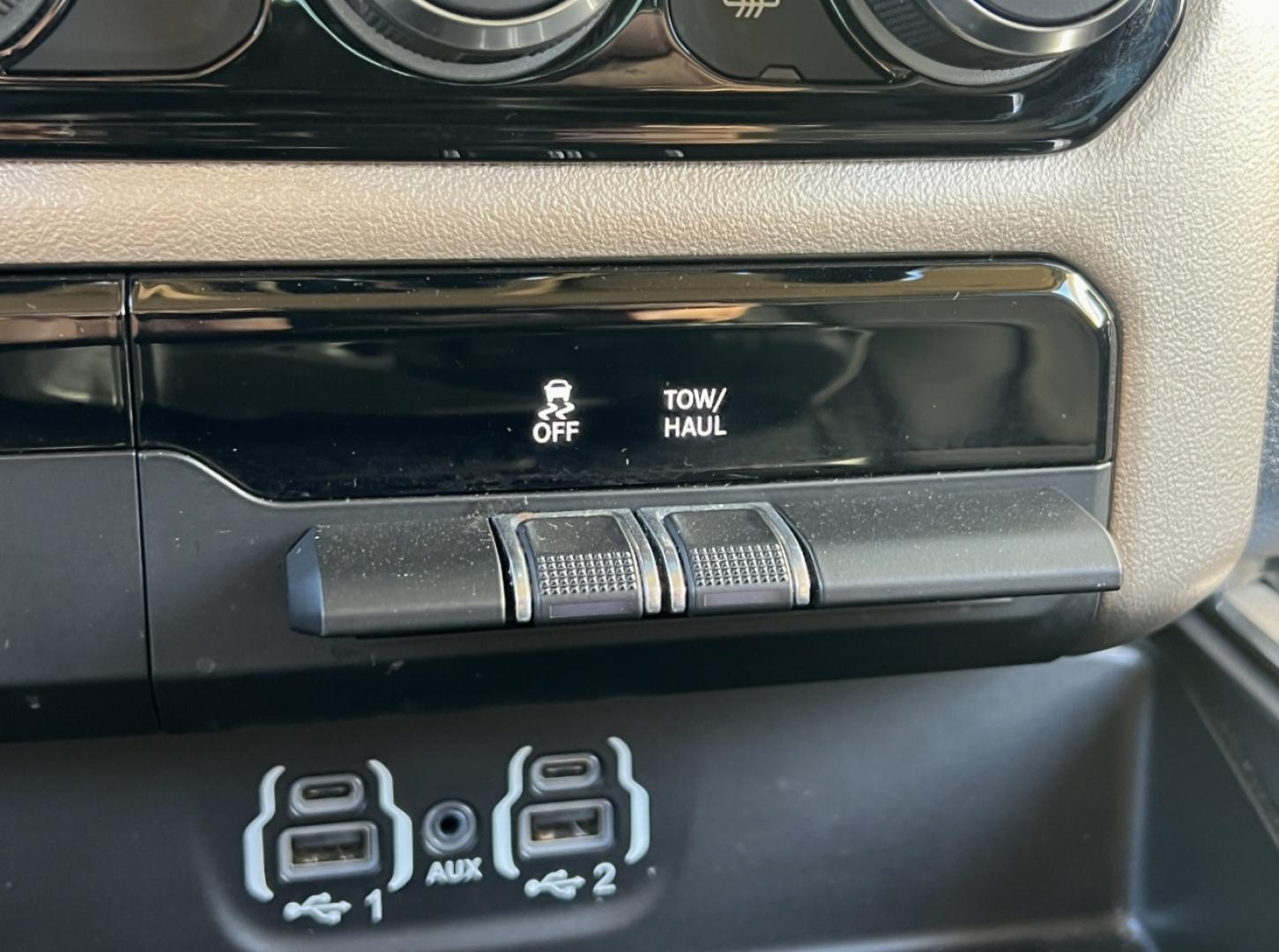 2019 GRAY /Black Leather RAM 1500 Laramie Crew Cab SWB 4WD (1C6SRFJT5KN) with an 5.7L V8 engine, Automatic transmission, located at 2990 Old Orchard Rd., Jackson, MO, 63755, 37.354214, -89.612106 - 2019 Ram 1500 Laramie 1-Owner 137xxx miles 4x4 5.7L V8 Automatic Leather Navigation Power/Heated/Cooled Seats Heated Steering Wheel Backup Camera Bluetooth Remote Start Cruise Power Windows/Locks/Mirrors We have financing available and we accept trades! Fill out a credit application o - Photo#29