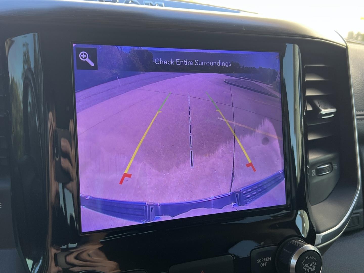 2019 GRAY /Black Leather RAM 1500 Laramie Crew Cab SWB 4WD (1C6SRFJT5KN) with an 5.7L V8 engine, Automatic transmission, located at 2990 Old Orchard Rd., Jackson, MO, 63755, 37.354214, -89.612106 - 2019 Ram 1500 Laramie 1-Owner 137xxx miles 4x4 5.7L V8 Automatic Leather Navigation Power/Heated/Cooled Seats Heated Steering Wheel Backup Camera Bluetooth Remote Start Cruise Power Windows/Locks/Mirrors We have financing available and we accept trades! Fill out a credit application o - Photo#5