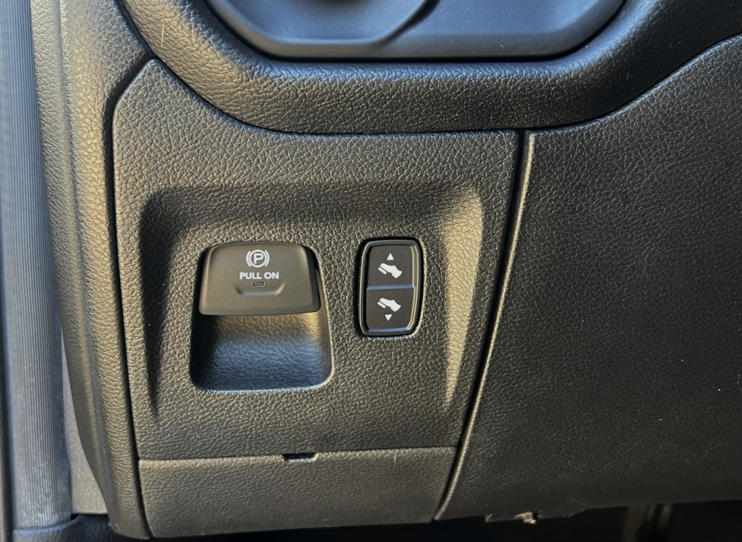 2019 GRAY /Black Leather RAM 1500 Laramie Crew Cab SWB 4WD (1C6SRFJT5KN) with an 5.7L V8 engine, Automatic transmission, located at 2990 Old Orchard Rd., Jackson, MO, 63755, 37.354214, -89.612106 - 2019 Ram 1500 Laramie 1-Owner 137xxx miles 4x4 5.7L V8 Automatic Leather Navigation Power/Heated/Cooled Seats Heated Steering Wheel Backup Camera Bluetooth Remote Start Cruise Power Windows/Locks/Mirrors We have financing available and we accept trades! Fill out a credit application o - Photo#36