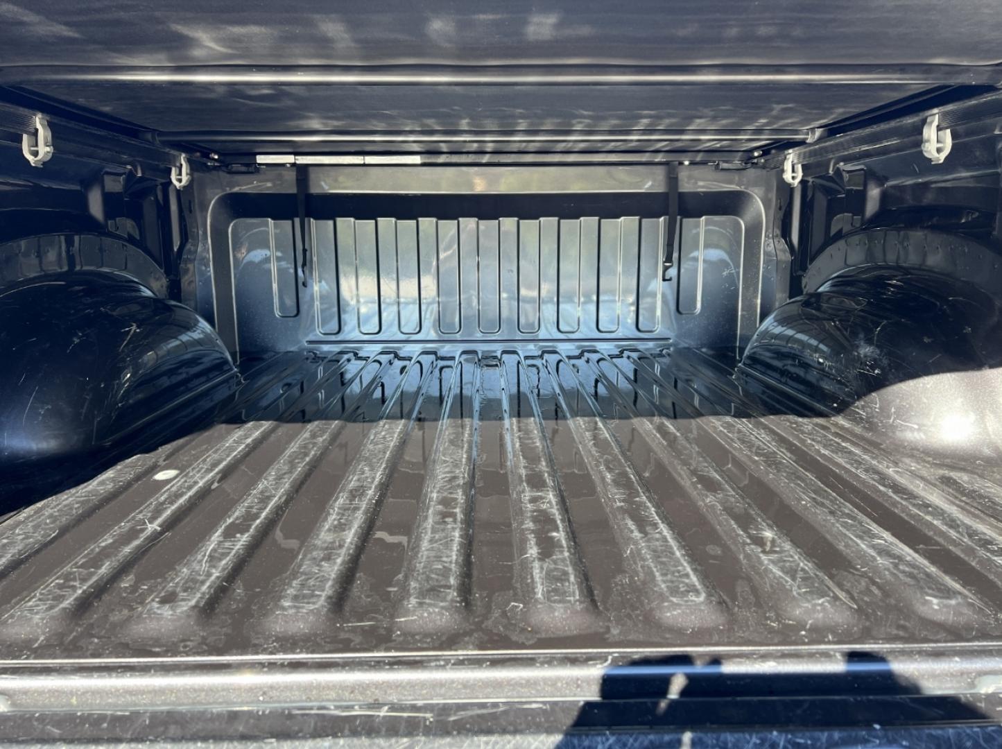 2019 GRAY /Black Leather RAM 1500 Laramie Crew Cab SWB 4WD (1C6SRFJT5KN) with an 5.7L V8 engine, Automatic transmission, located at 2990 Old Orchard Rd., Jackson, MO, 63755, 37.354214, -89.612106 - 2019 Ram 1500 Laramie 1-Owner 137xxx miles 4x4 5.7L V8 Automatic Leather Navigation Power/Heated/Cooled Seats Heated Steering Wheel Backup Camera Bluetooth Remote Start Cruise Power Windows/Locks/Mirrors We have financing available and we accept trades! Fill out a credit application o - Photo#22