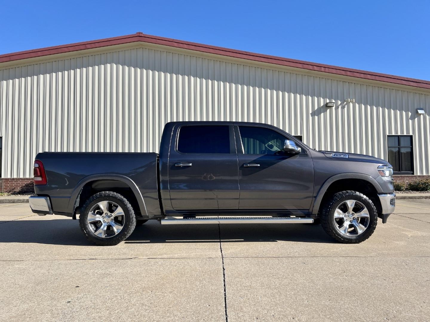 2019 GRAY /Black Leather RAM 1500 Laramie Crew Cab SWB 4WD (1C6SRFJT5KN) with an 5.7L V8 engine, Automatic transmission, located at 2990 Old Orchard Rd., Jackson, MO, 63755, 37.354214, -89.612106 - 2019 Ram 1500 Laramie 1-Owner 137xxx miles 4x4 5.7L V8 Automatic Leather Navigation Power/Heated/Cooled Seats Heated Steering Wheel Backup Camera Bluetooth Remote Start Cruise Power Windows/Locks/Mirrors We have financing available and we accept trades! Fill out a credit application o - Photo#10