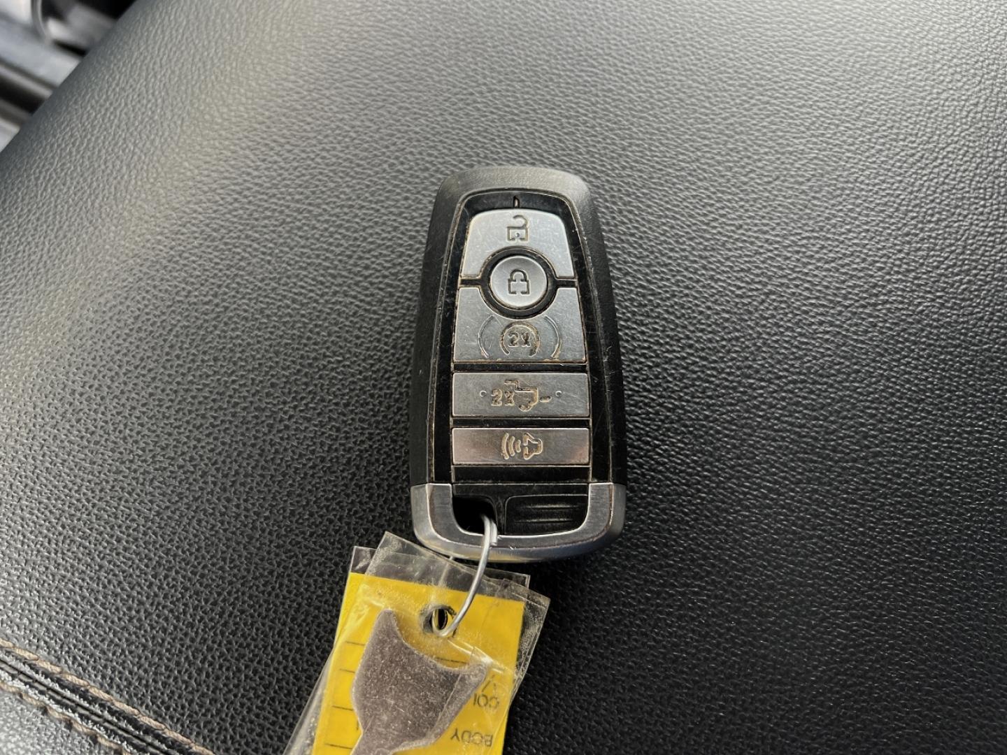 2022 WHITE /Gray Cloth Ford F-150 XLT SuperCrew 6.5-ft. Bed 4WD (1FTFW1E59NF) with an 5.0L V8 engine, Automatic transmission, located at 506 S. Kingshighway, Cape Girardeau, MO, 63703, (573) 235-5000, 37.294991, -89.553635 - 2022 Ford F-150 XLT 1-Owner 78xxx miles 4x4 5.0L V8 Automatic Backup Camera Power/Heated Seats Bluetooth Remote Start Cruise Power Windows/Locks/Mirrors We have financing available and we accept trades! Fill out a credit application on our website or come by today! If you have any quest - Photo#6