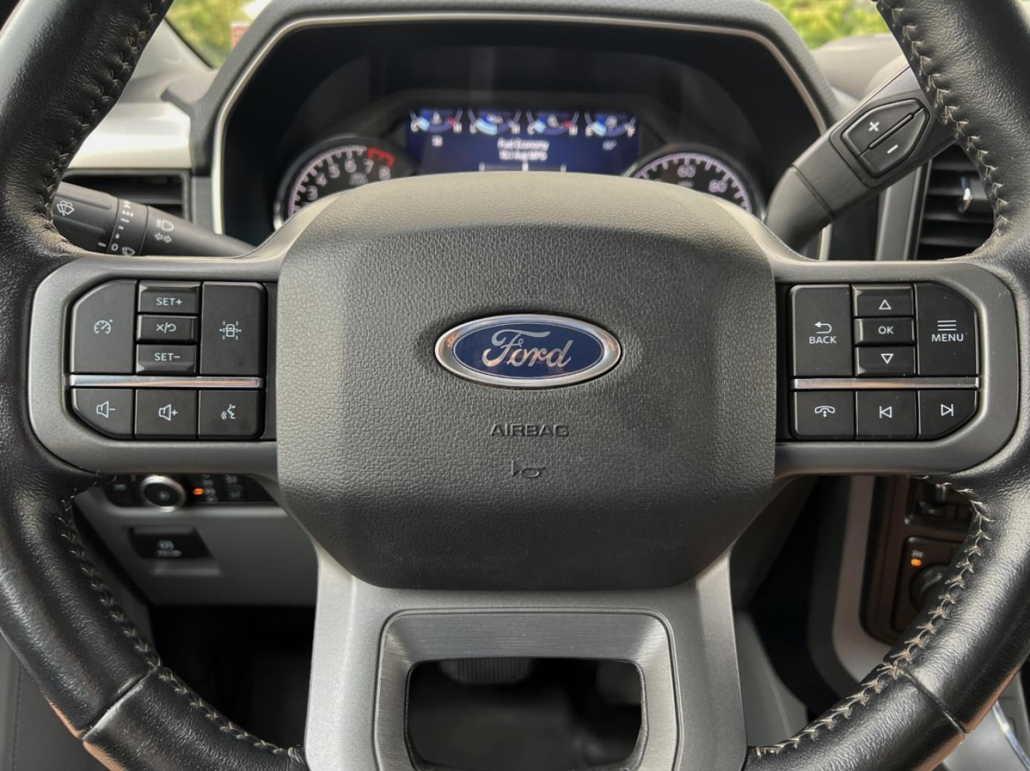 2022 WHITE /Gray Cloth Ford F-150 XLT SuperCrew 6.5-ft. Bed 4WD (1FTFW1E59NF) with an 5.0L V8 engine, Automatic transmission, located at 506 S. Kingshighway, Cape Girardeau, MO, 63703, (573) 235-5000, 37.294991, -89.553635 - 2022 Ford F-150 XLT 1-Owner 78xxx miles 4x4 5.0L V8 Automatic Backup Camera Power/Heated Seats Bluetooth Remote Start Cruise Power Windows/Locks/Mirrors We have financing available and we accept trades! Fill out a credit application on our website or come by today! If you have any quest - Photo#23