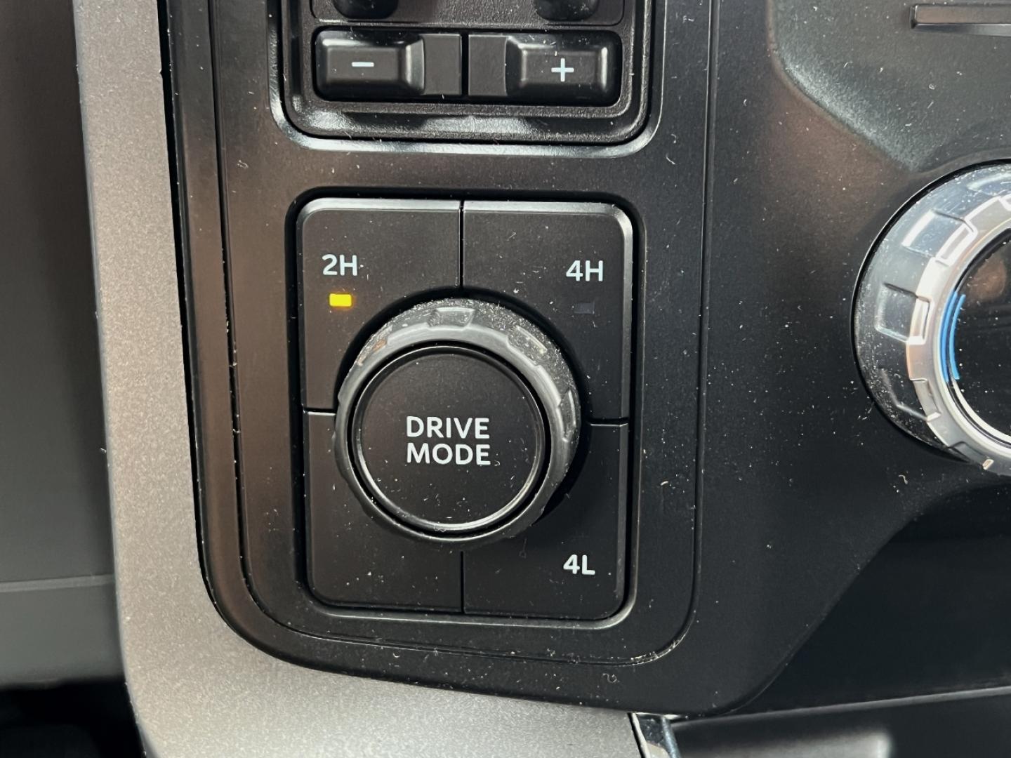 2022 WHITE /Gray Cloth Ford F-150 XLT SuperCrew 6.5-ft. Bed 4WD (1FTFW1E59NF) with an 5.0L V8 engine, Automatic transmission, located at 506 S. Kingshighway, Cape Girardeau, MO, 63703, (573) 235-5000, 37.294991, -89.553635 - 2022 Ford F-150 XLT 1-Owner 78xxx miles 4x4 5.0L V8 Automatic Backup Camera Power/Heated Seats Bluetooth Remote Start Cruise Power Windows/Locks/Mirrors We have financing available and we accept trades! Fill out a credit application on our website or come by today! If you have any quest - Photo#2