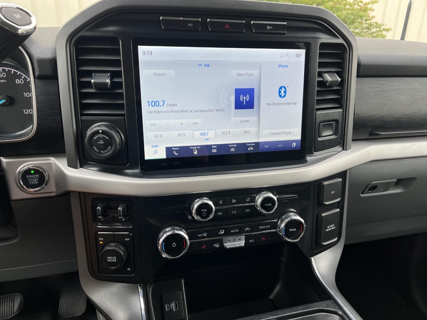 2022 WHITE /Gray Cloth Ford F-150 XLT SuperCrew 6.5-ft. Bed 4WD (1FTFW1E59NF) with an 5.0L V8 engine, Automatic transmission, located at 506 S. Kingshighway, Cape Girardeau, MO, 63703, (573) 235-5000, 37.294991, -89.553635 - 2022 Ford F-150 XLT 1-Owner 78xxx miles 4x4 5.0L V8 Automatic Backup Camera Power/Heated Seats Bluetooth Remote Start Cruise Power Windows/Locks/Mirrors We have financing available and we accept trades! Fill out a credit application on our website or come by today! If you have any quest - Photo#26