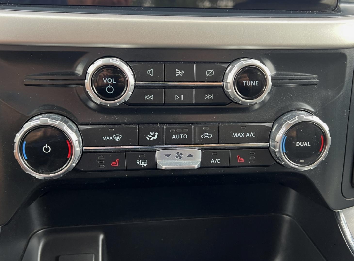 2022 WHITE /Gray Cloth Ford F-150 XLT SuperCrew 6.5-ft. Bed 4WD (1FTFW1E59NF) with an 5.0L V8 engine, Automatic transmission, located at 506 S. Kingshighway, Cape Girardeau, MO, 63703, (573) 235-5000, 37.294991, -89.553635 - 2022 Ford F-150 XLT 1-Owner 78xxx miles 4x4 5.0L V8 Automatic Backup Camera Power/Heated Seats Bluetooth Remote Start Cruise Power Windows/Locks/Mirrors We have financing available and we accept trades! Fill out a credit application on our website or come by today! If you have any quest - Photo#4