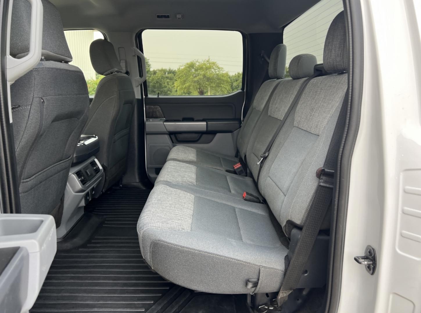 2022 WHITE /Gray Cloth Ford F-150 XLT SuperCrew 6.5-ft. Bed 4WD (1FTFW1E59NF) with an 5.0L V8 engine, Automatic transmission, located at 506 S. Kingshighway, Cape Girardeau, MO, 63703, (573) 235-5000, 37.294991, -89.553635 - 2022 Ford F-150 XLT 1-Owner 78xxx miles 4x4 5.0L V8 Automatic Backup Camera Power/Heated Seats Bluetooth Remote Start Cruise Power Windows/Locks/Mirrors We have financing available and we accept trades! Fill out a credit application on our website or come by today! If you have any quest - Photo#18